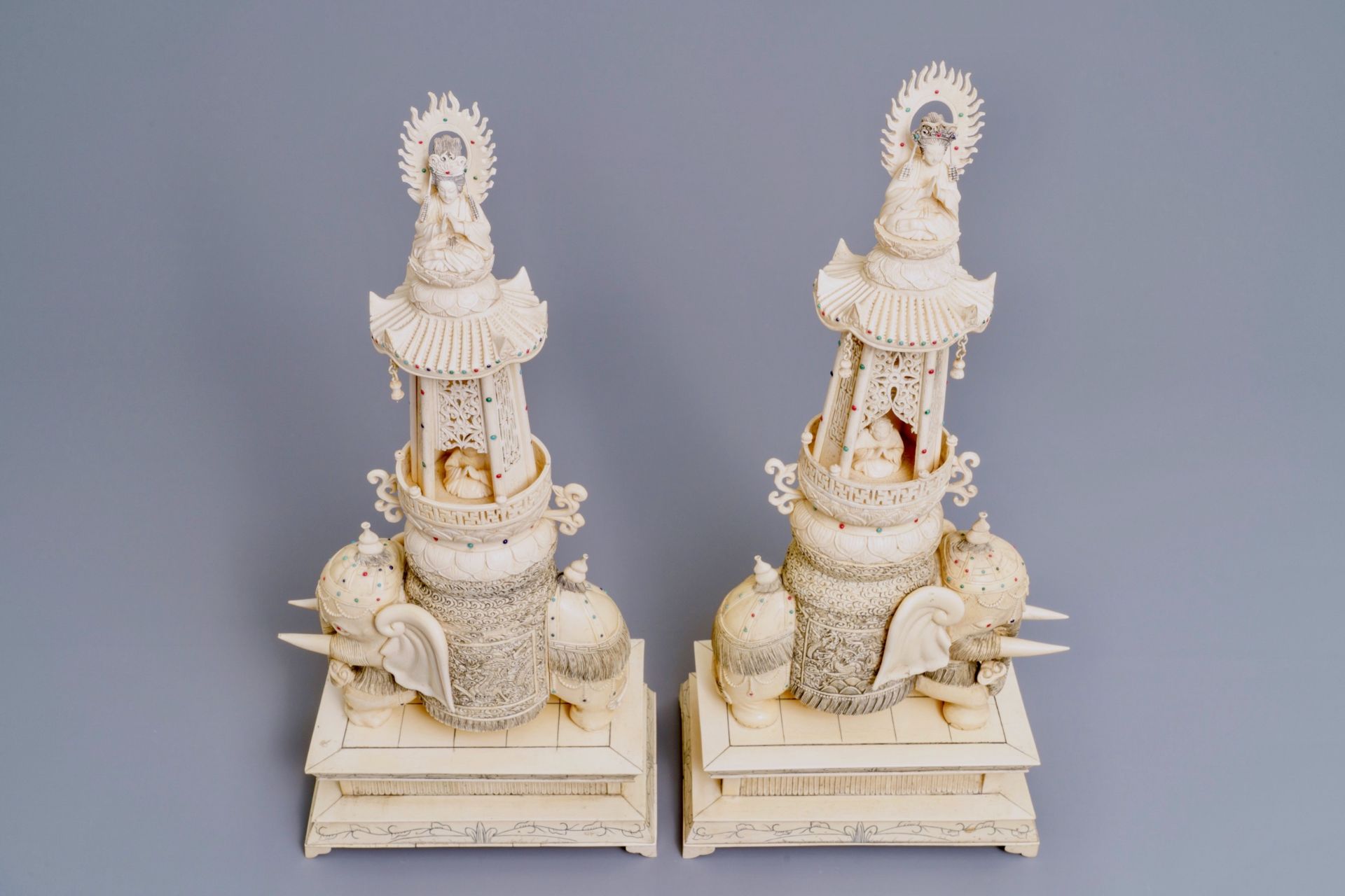 A pair of large inlaid Chinese ivory groups of Buddha and Guanyin on an elephant, 19th C. - Image 5 of 8