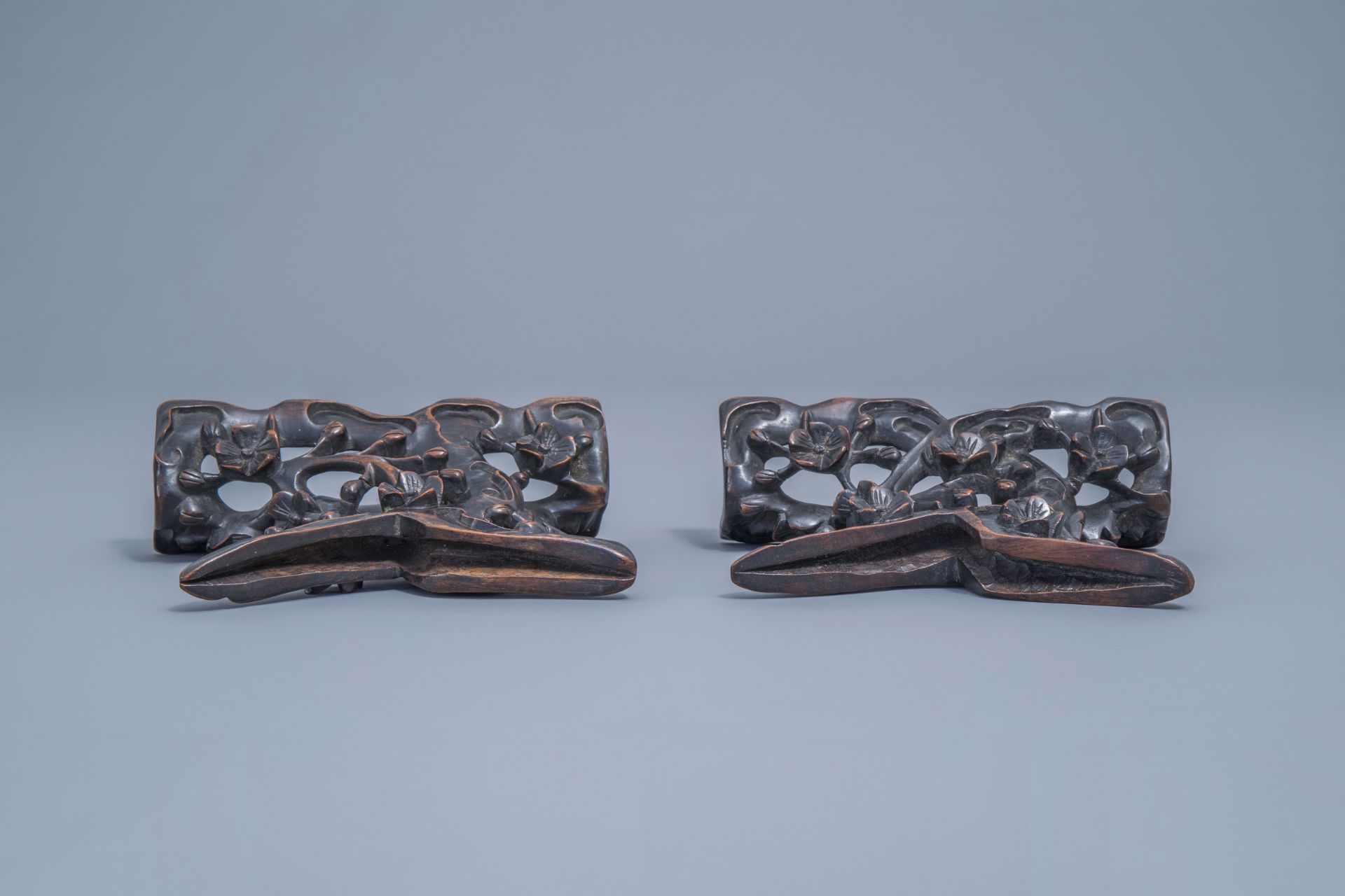 A pair of Chinese carved mother-of-pearl shells on wooden stands, 19th C. - Image 6 of 11