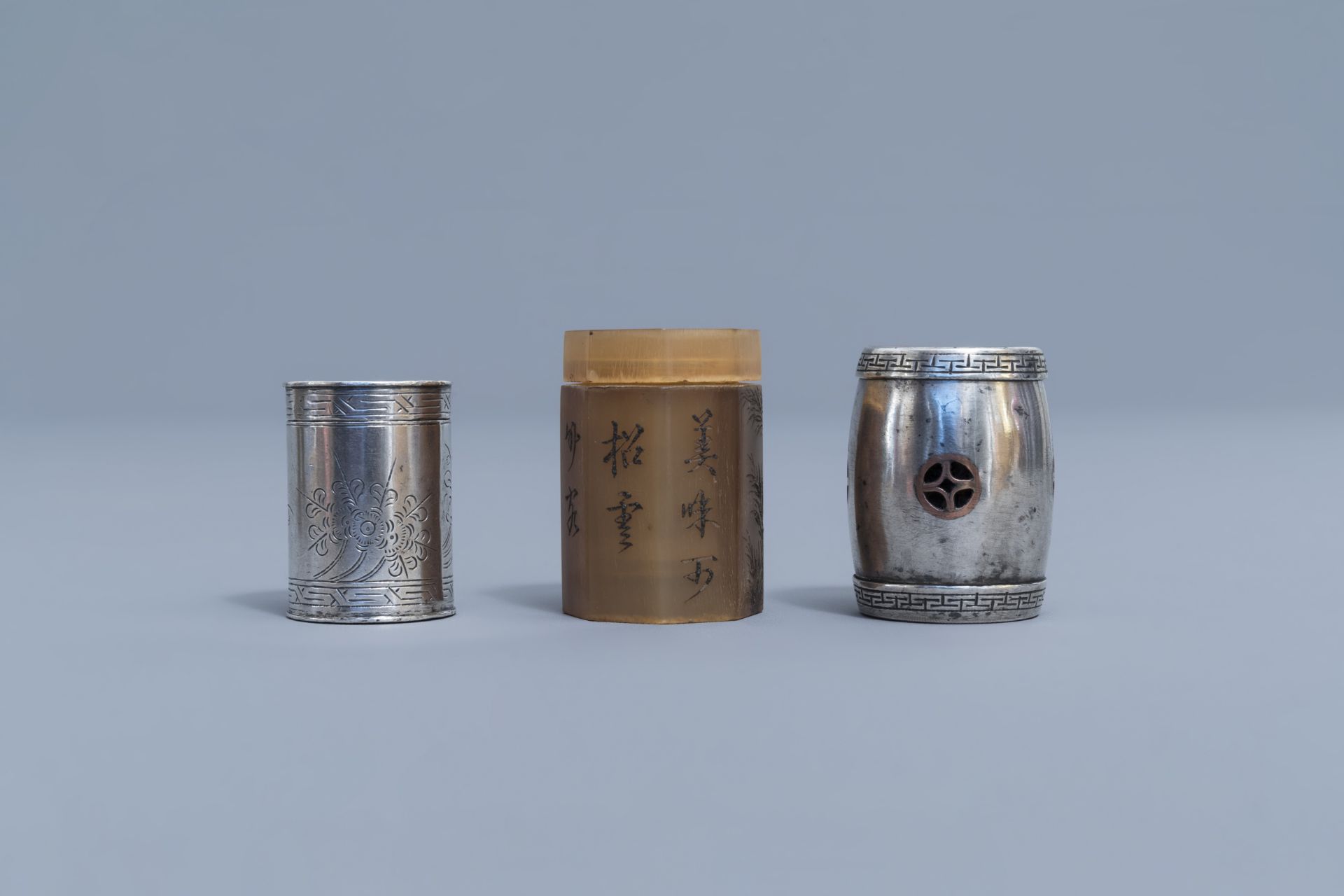 A collection of five silver, paktong, brass and horn opium boxes and covers, 19th/20th C. - Image 3 of 15