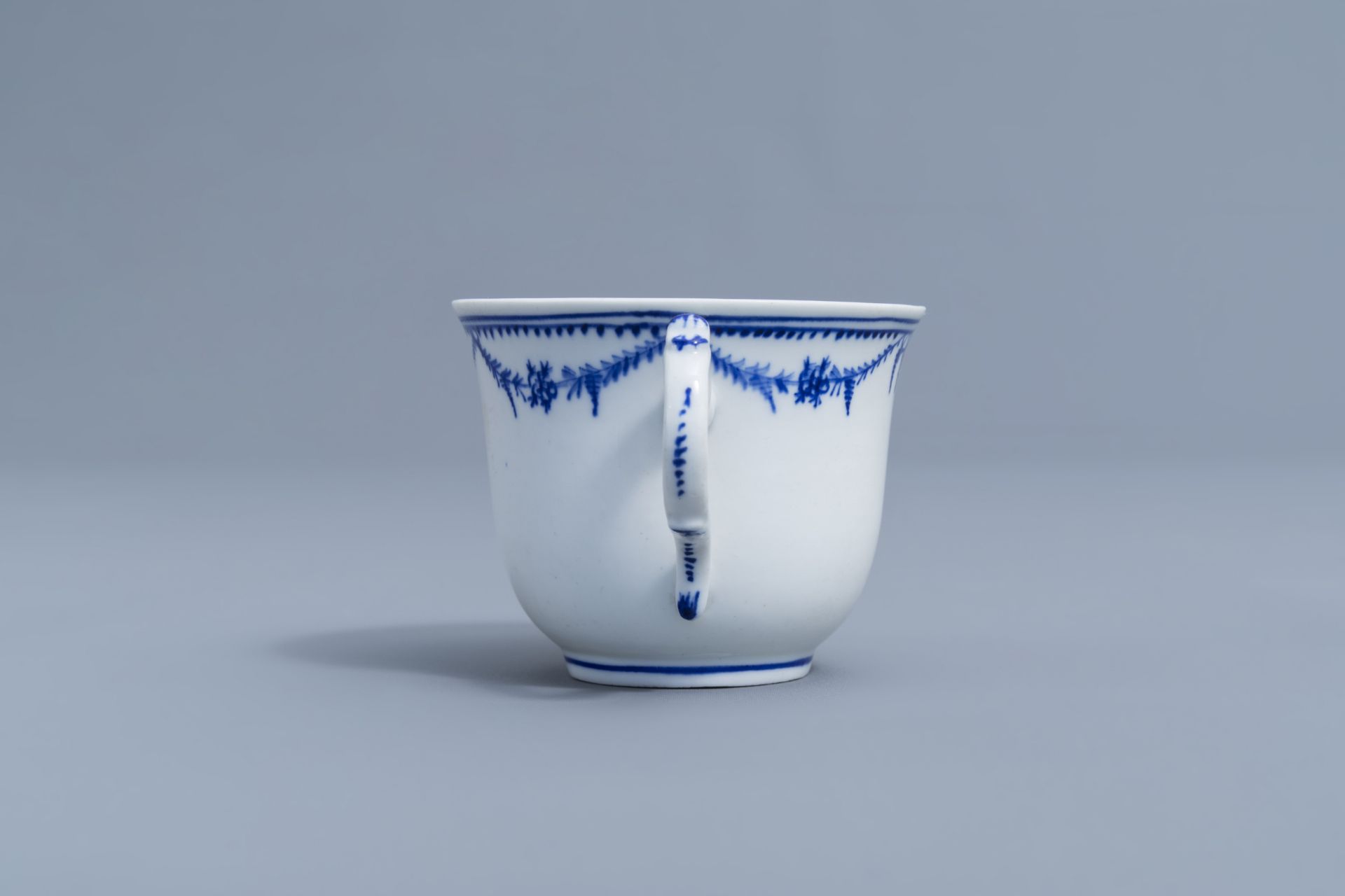 A varied collection of blue and white Tournai porcelain, 18th/19th C. - Image 23 of 32