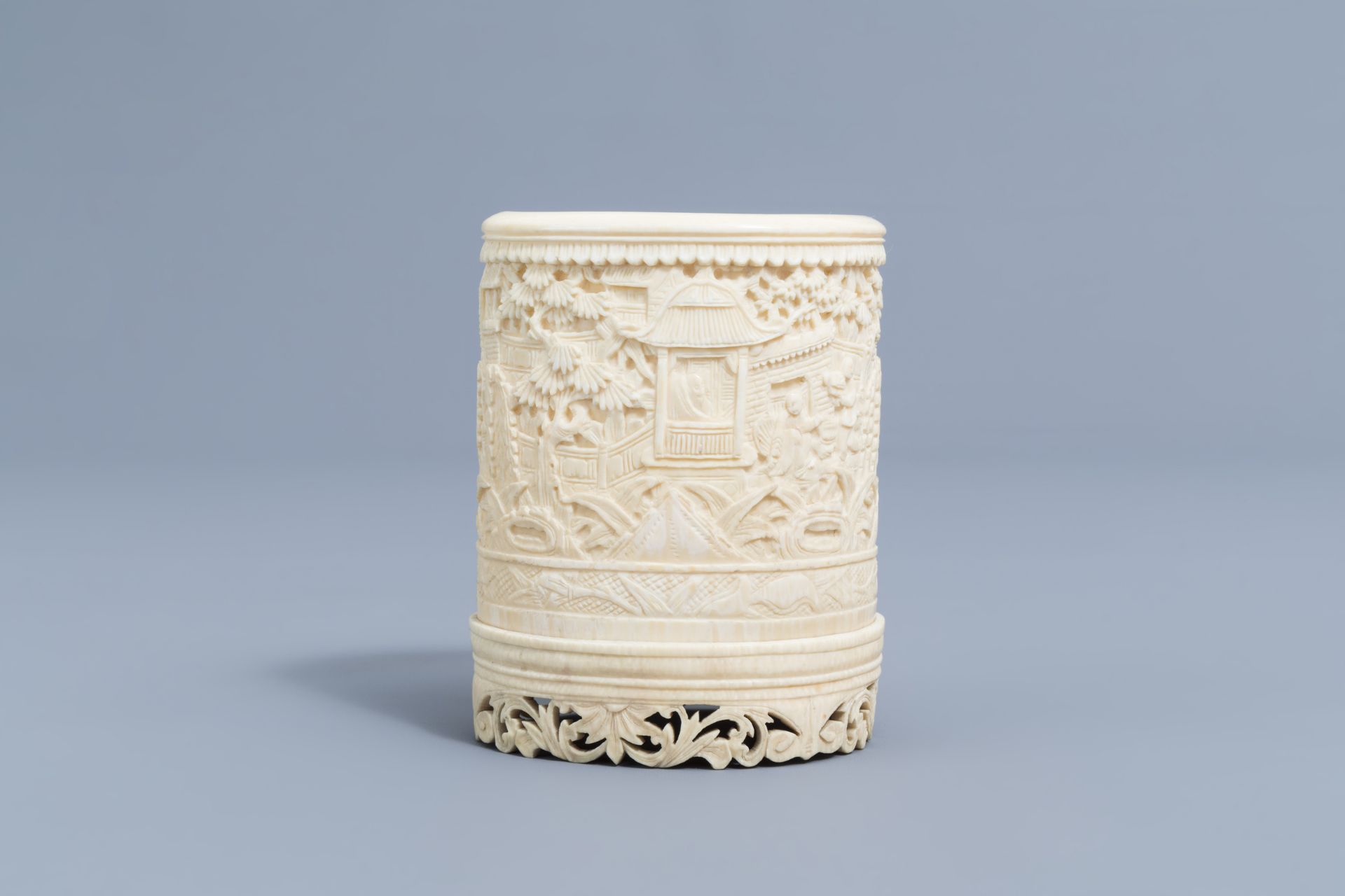 A Chinese richly carved ivory brush pot, Canton, 19th C. - Image 4 of 8