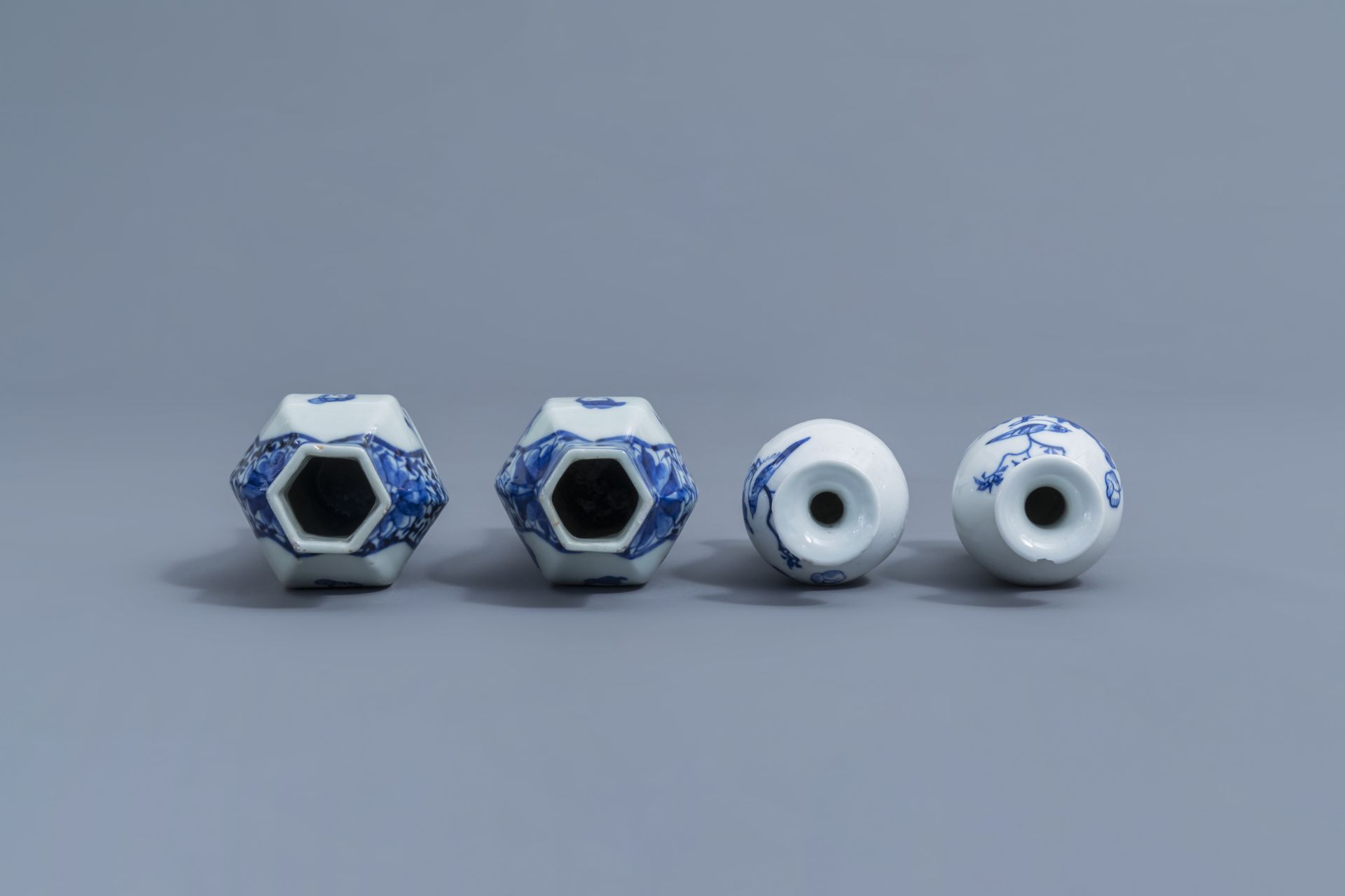 A varied collection of Chinese blue and white porcelain, 19th C. - Image 15 of 18