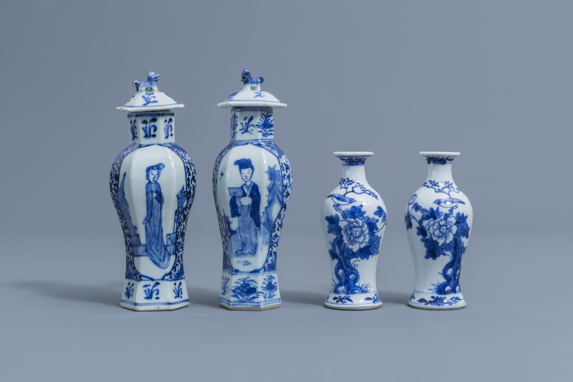 A varied collection of Chinese blue and white porcelain, 19th C. - Image 11 of 18