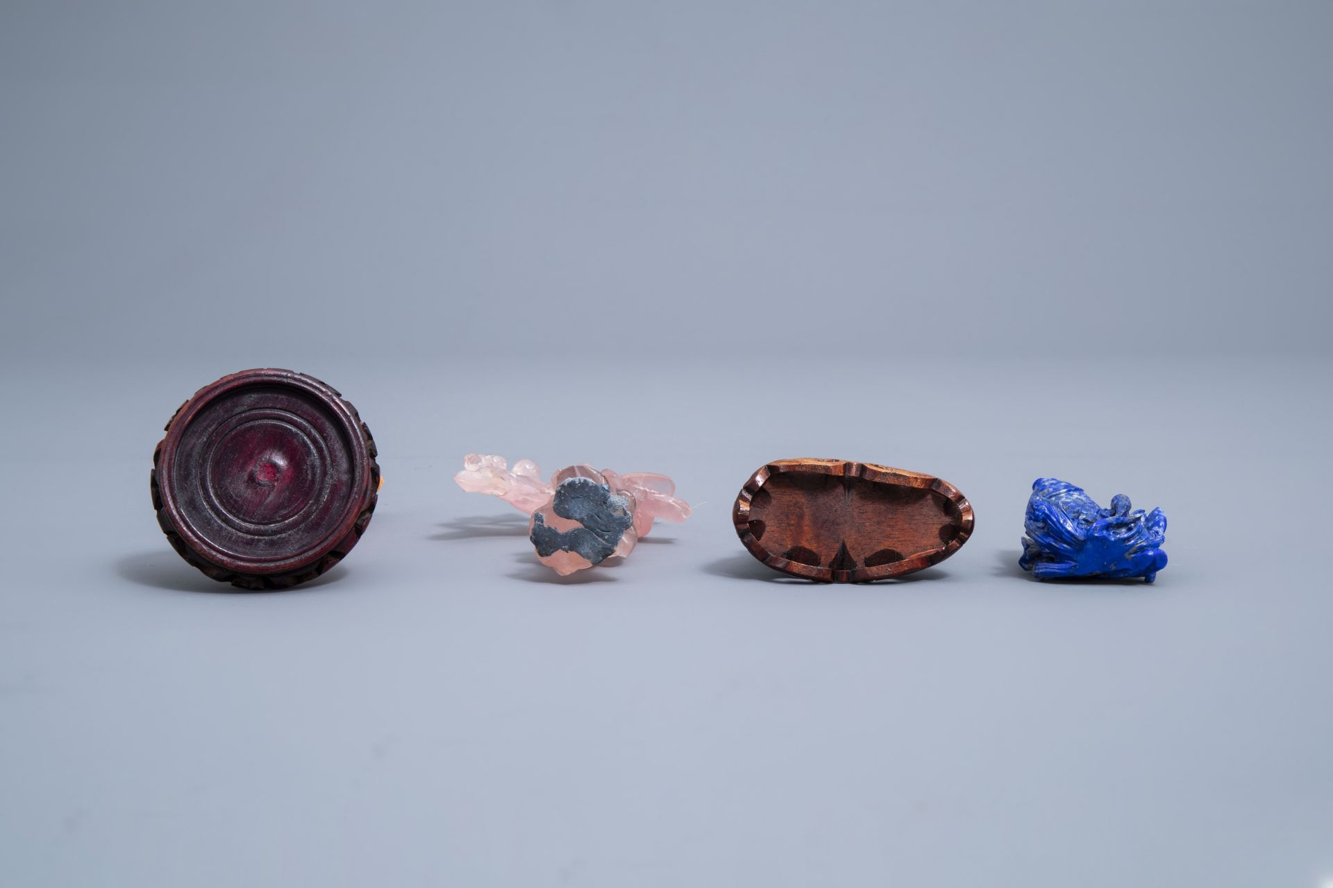 Five various Chinese lapis lazuli, coral, quartz and wood carvings, 19th/20th C. - Image 8 of 12