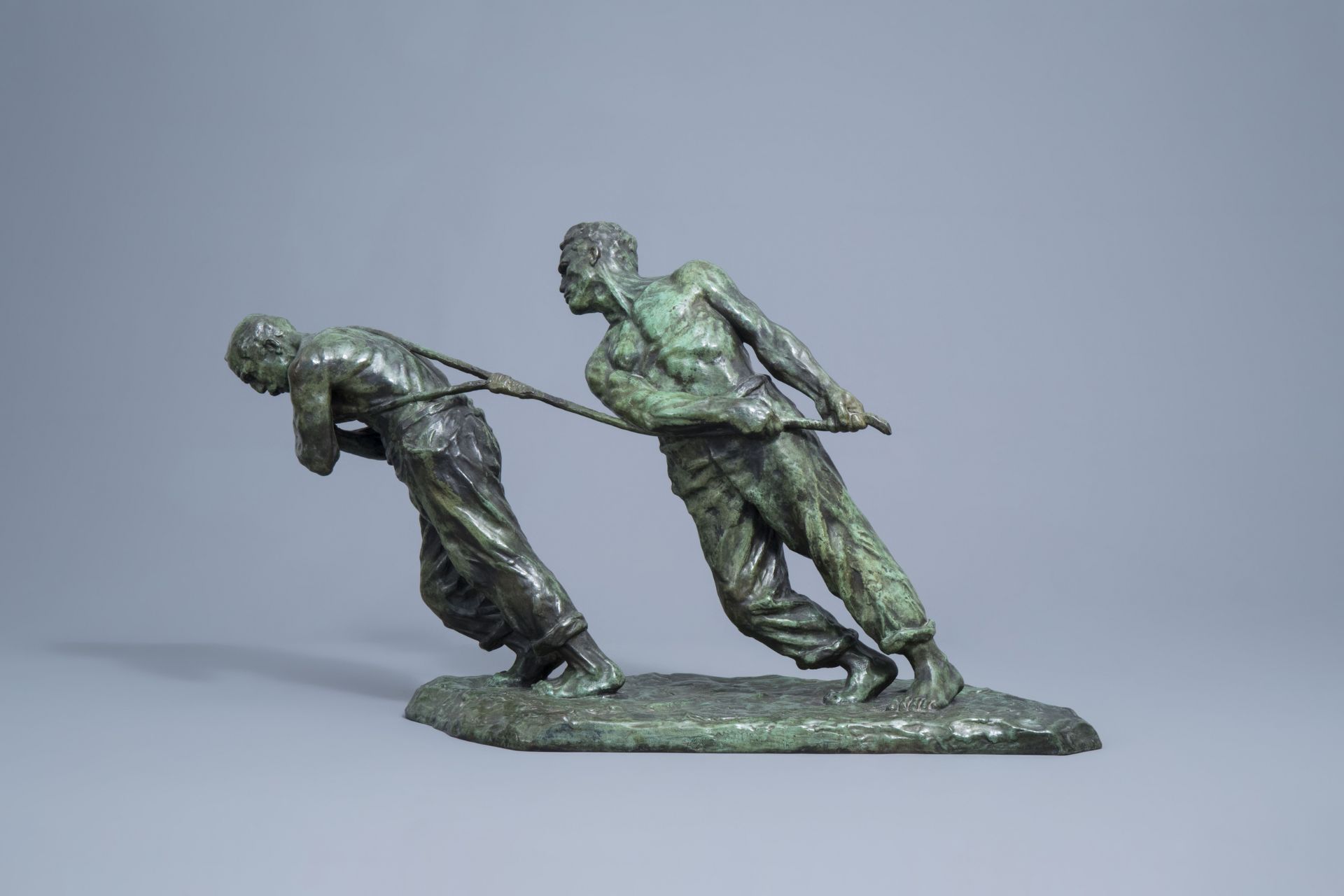 Victor Demanet (1895-1964): 'Les haleurs', green patinated bronze - Image 4 of 11