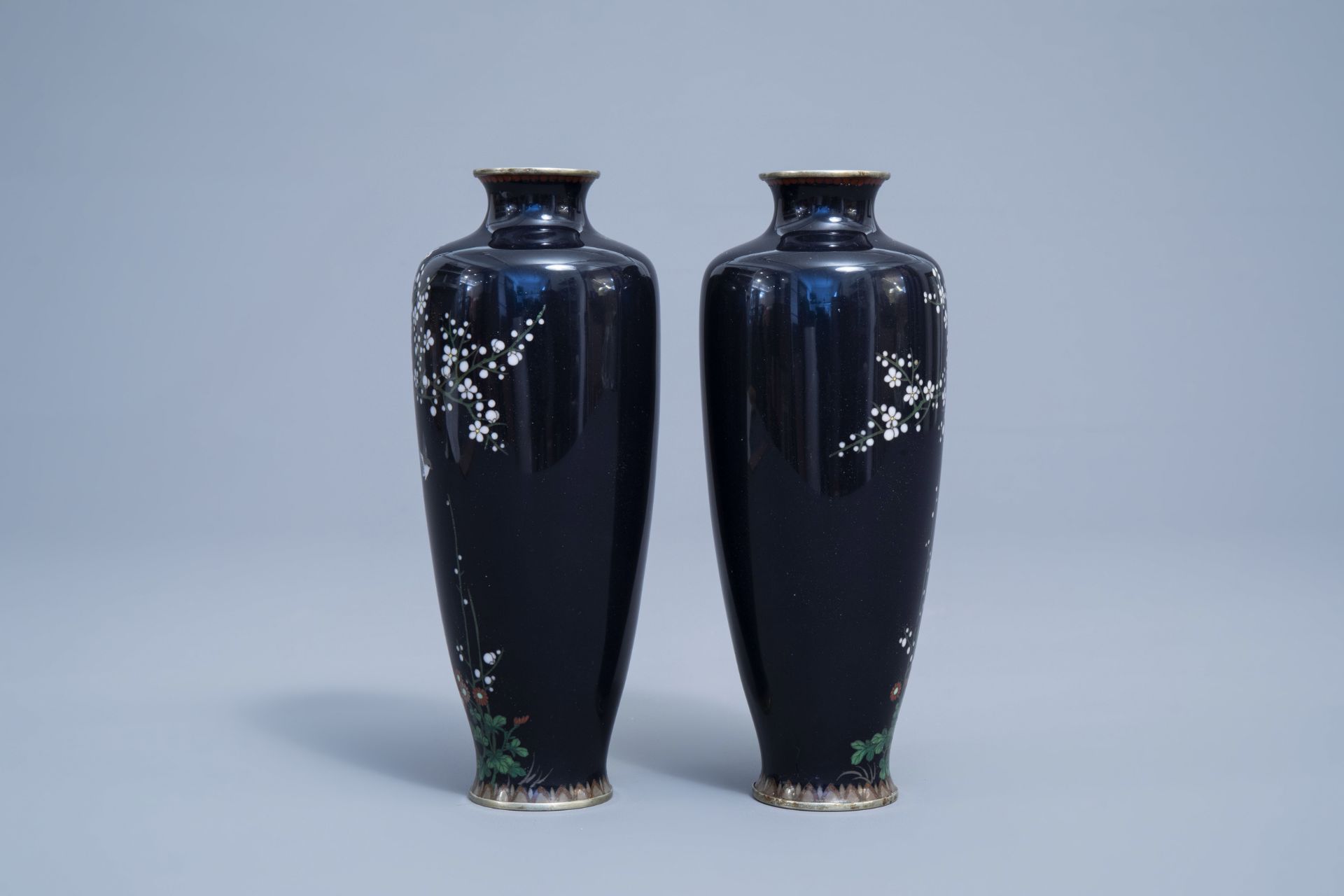 A pair of fine Japanese cloisonne vases with birds among blossoming branches, Meiji, 19th C. - Image 5 of 7