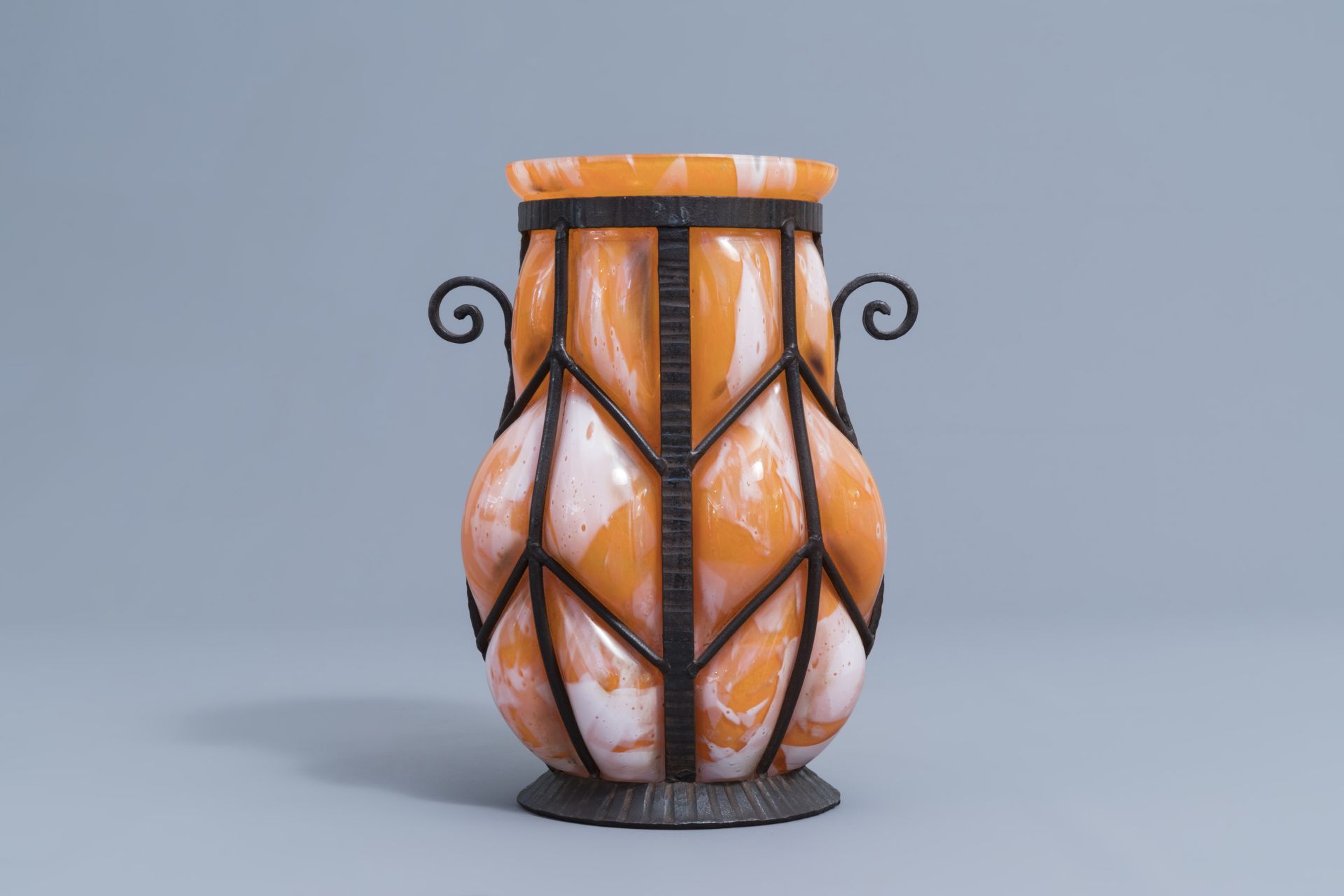 A French glass and wrought iron Art Deco vase, probably Verreries d'Art Lorrain, 20th C. - Image 5 of 8