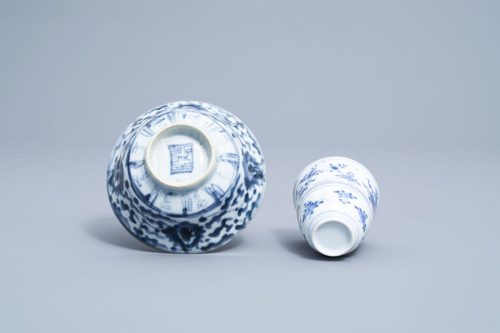A varied collection of Chinese blue and white porcelain, 18th C. and later - Image 29 of 54