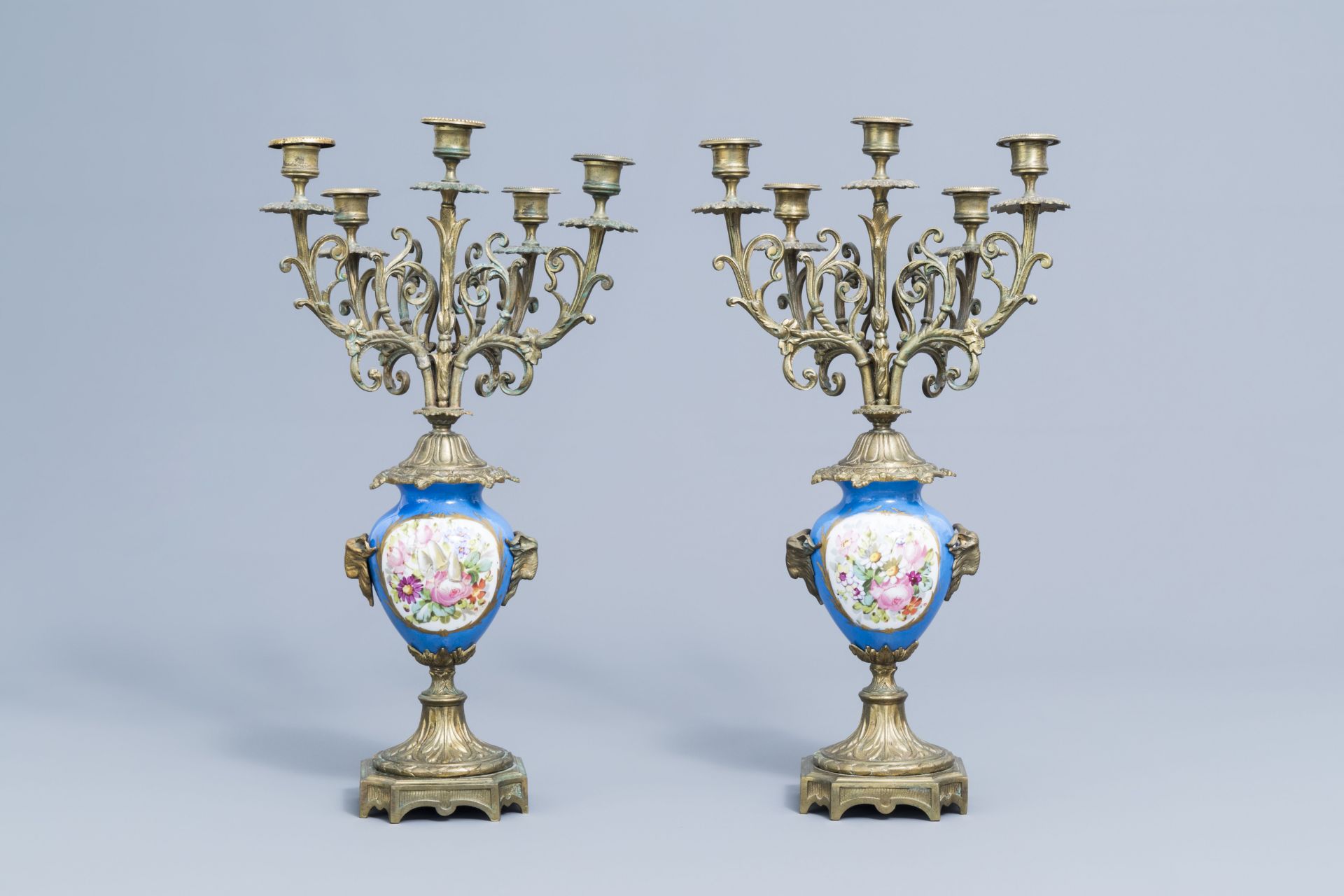 A French Historicism three-piece gilt mounted Sevres style clock garniture, 19th C. - Bild 17 aus 20