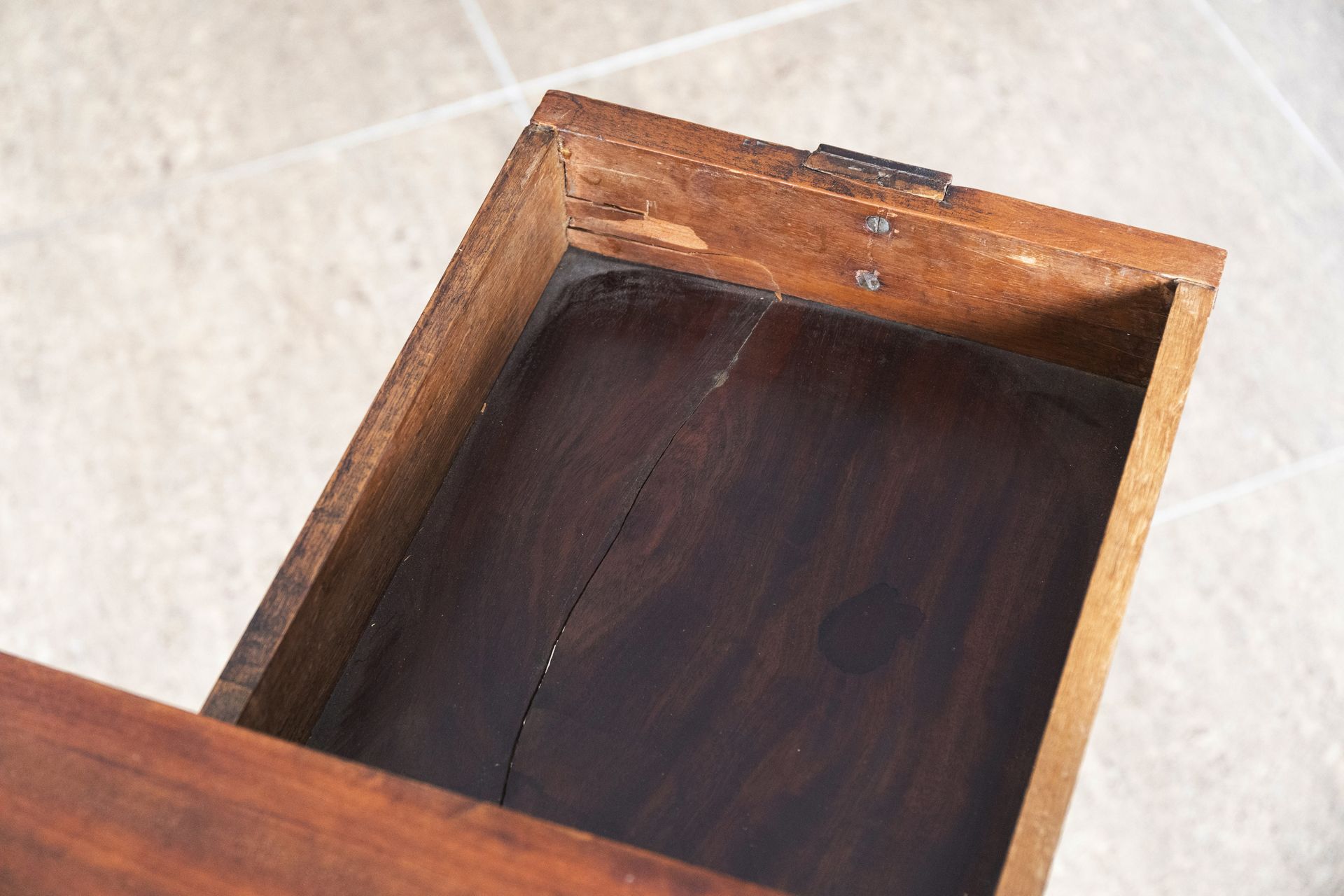 A French Directoire wood 'demi lune' console table, ca. 1800 - Image 10 of 11