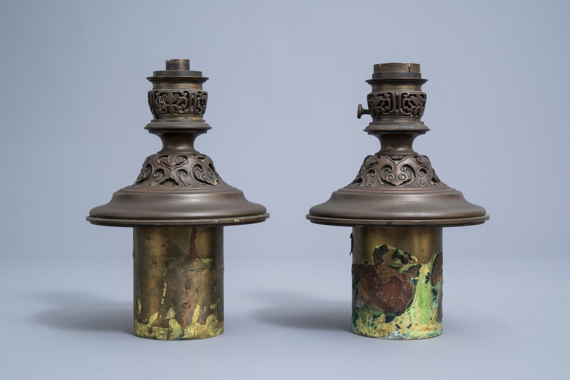 A pair of impressive Japanese partly gilt bronze vases with Gagneau mounts, Meiji, 19th C. - Image 26 of 40