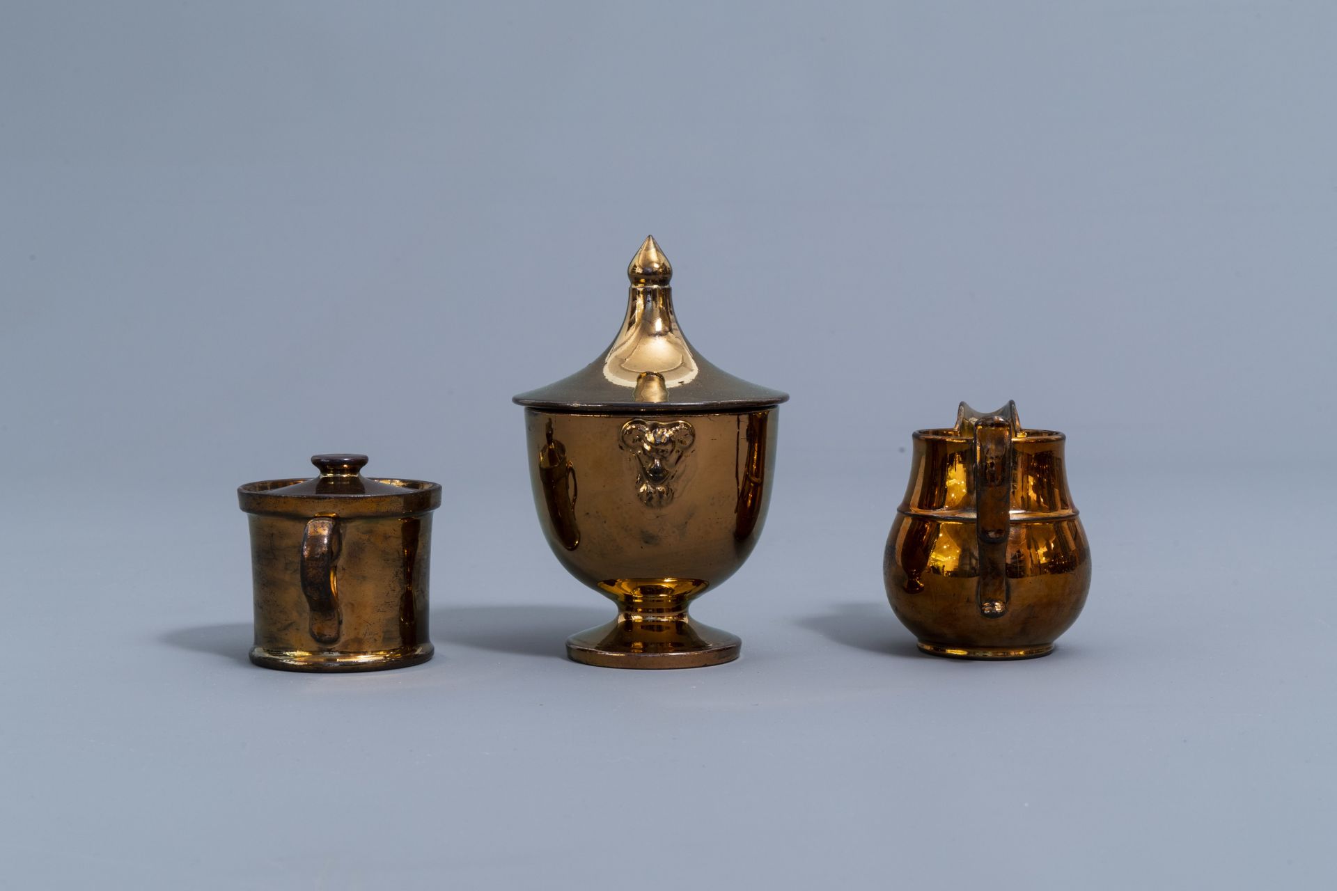 A varied collection of English monochrome copper lustreware items, 19th C. - Image 18 of 50