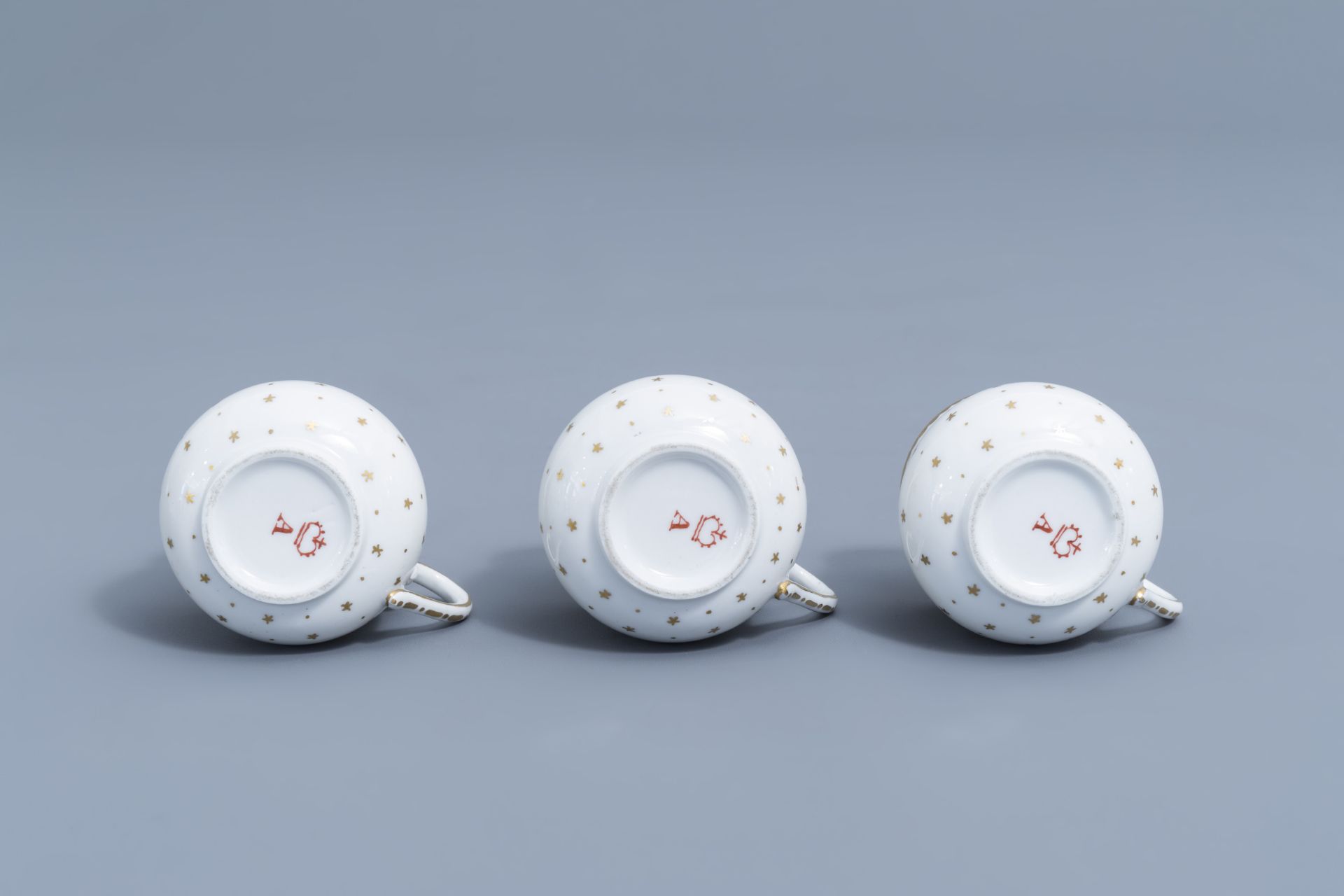 A pair of bue and white faience fine salts and five cream jars, Luxemburg and France, 18th/19th C. - Image 11 of 46