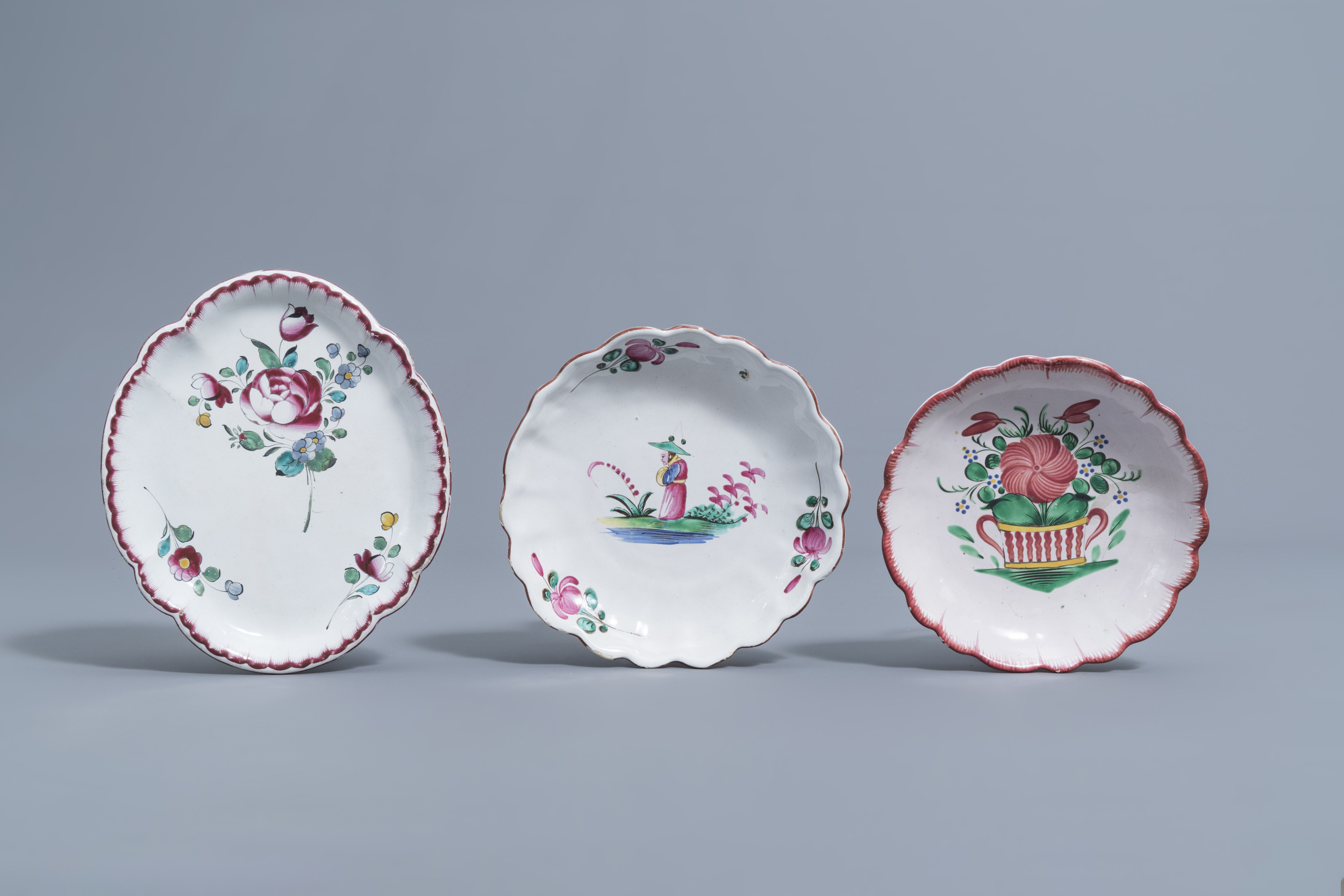 A collection of 17 pieces in faience de l'Est, France, 18th/19th C. - Image 4 of 34