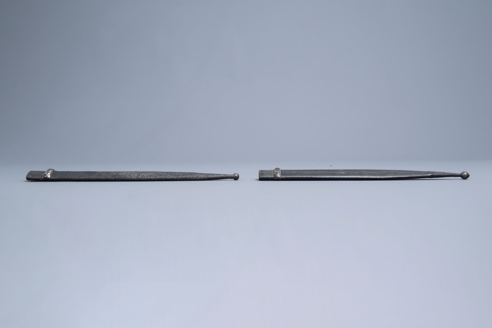 Two Caucasian 'kindjal' daggers with accompanying scabbard, 19th/20th C. - Image 6 of 17