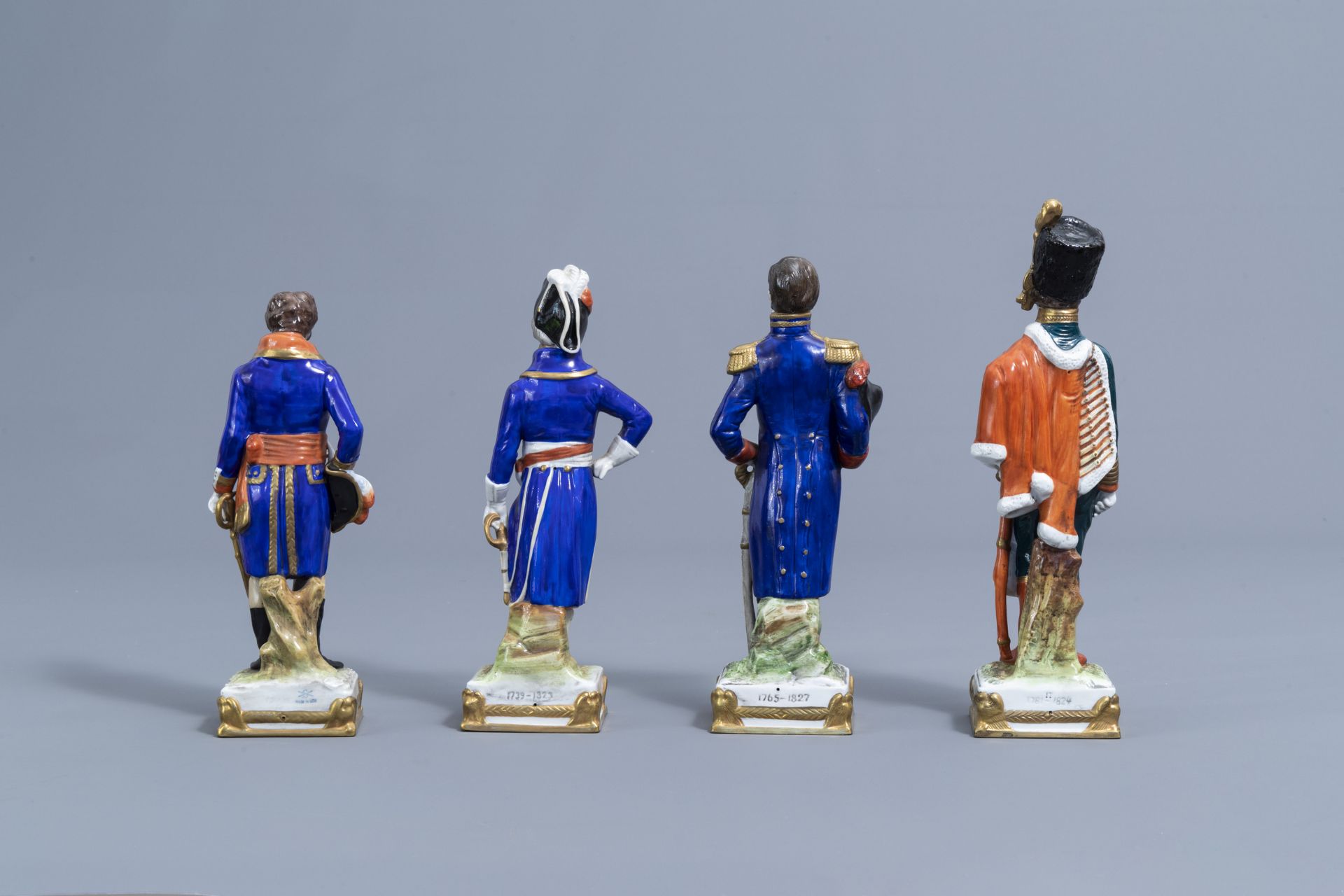 Sixteen figures from Napoleon's army in polychrome Saxon porcelain, Scheibe-Alsbach mark, 20th C. - Image 24 of 42