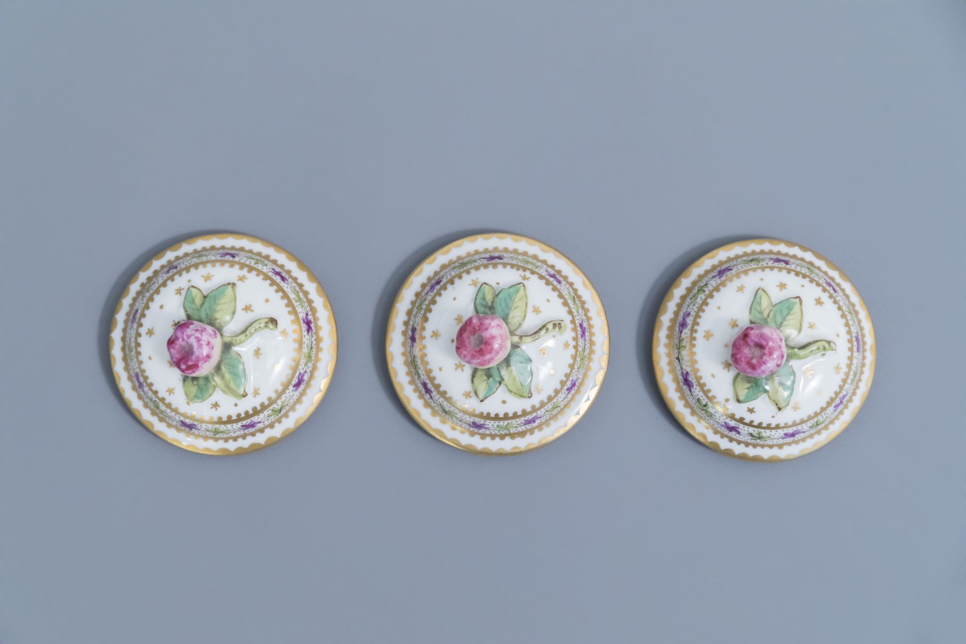 A pair of bue and white faience fine salts and five cream jars, Luxemburg and France, 18th/19th C. - Image 16 of 46