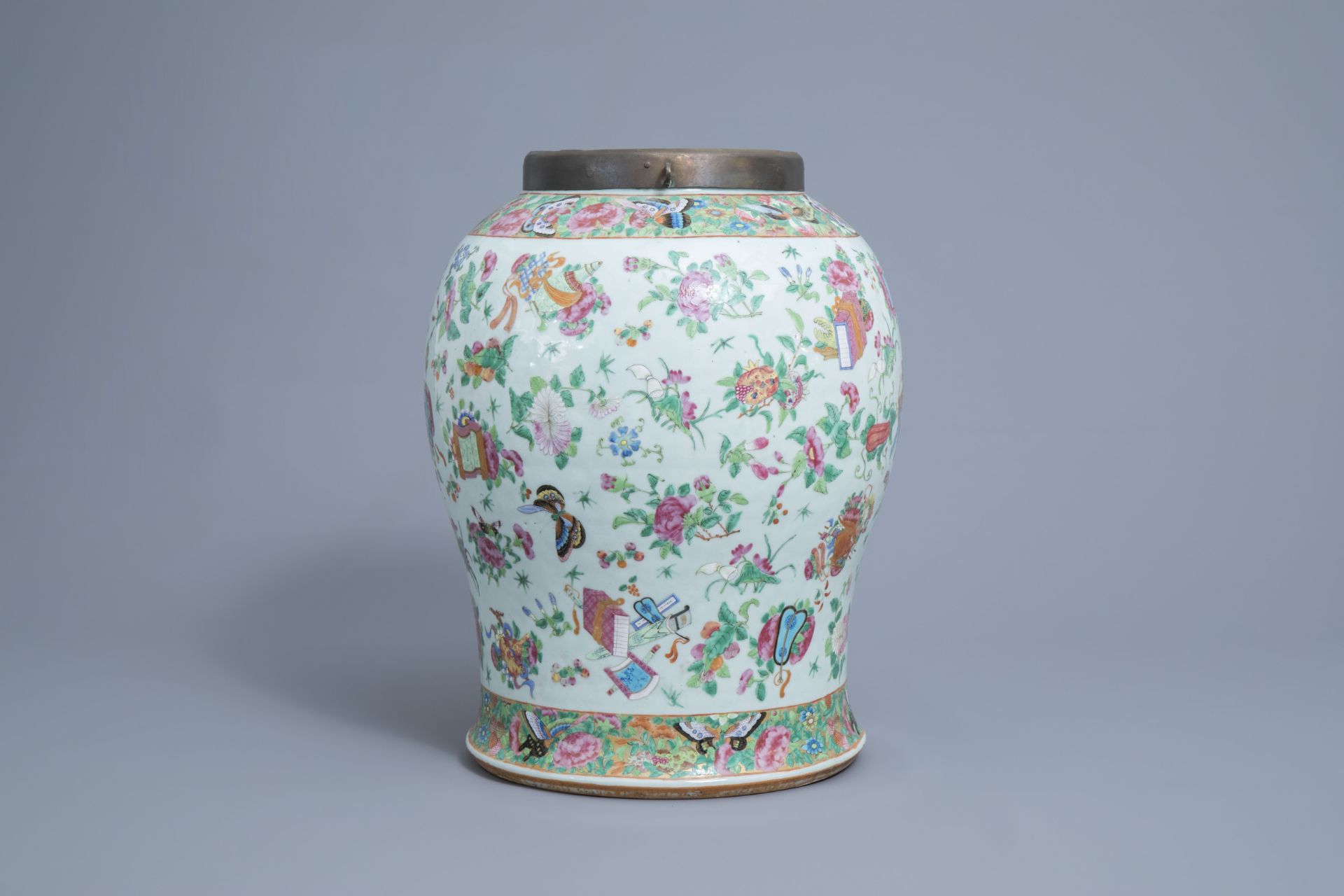 A large Chinese Canton famille rose vase and cover with antiquities, 19th C. - Image 2 of 13