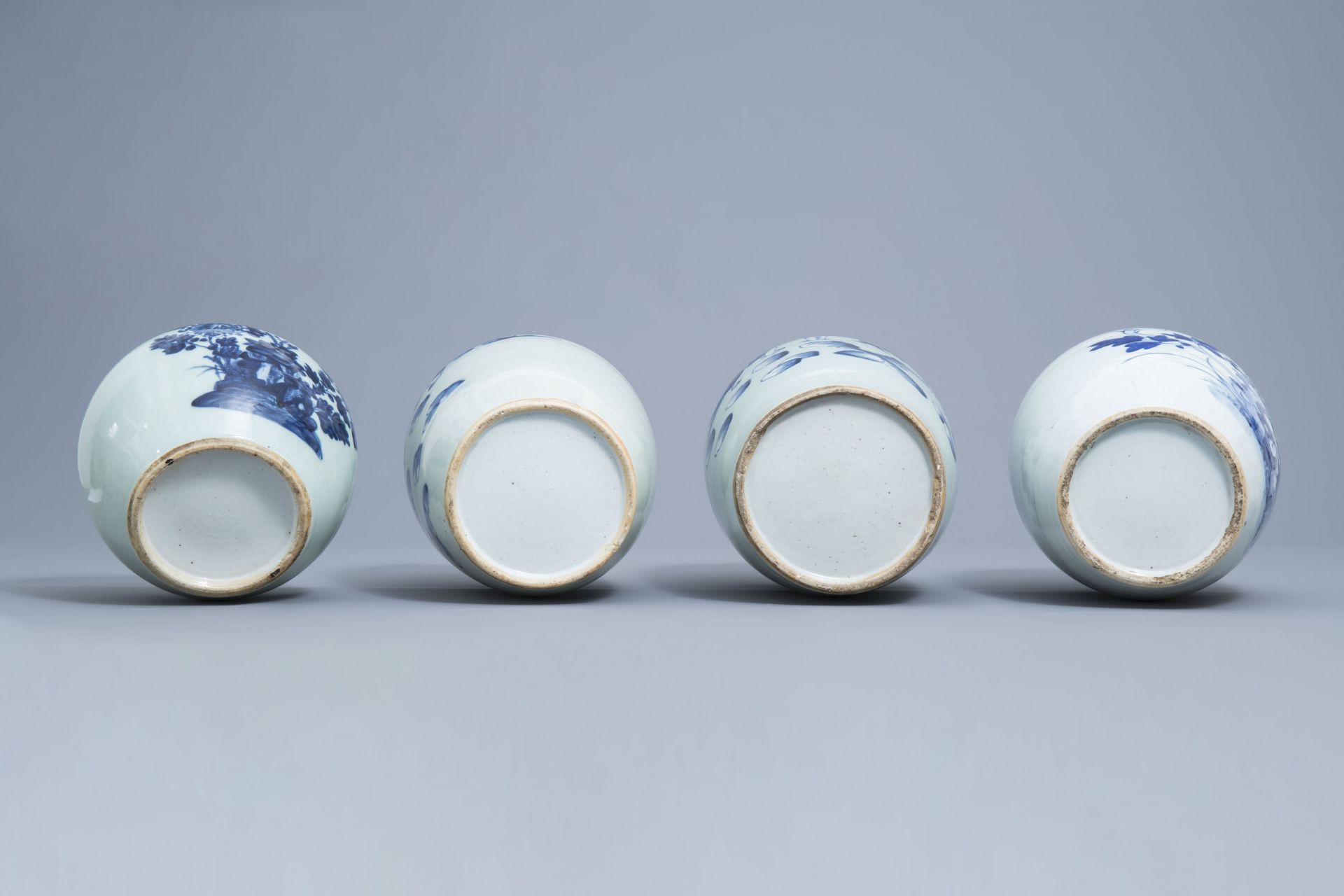 Four various Chinese blue, white and celadon ginger jars and jars and covers, 19th/20th C. - Image 6 of 8