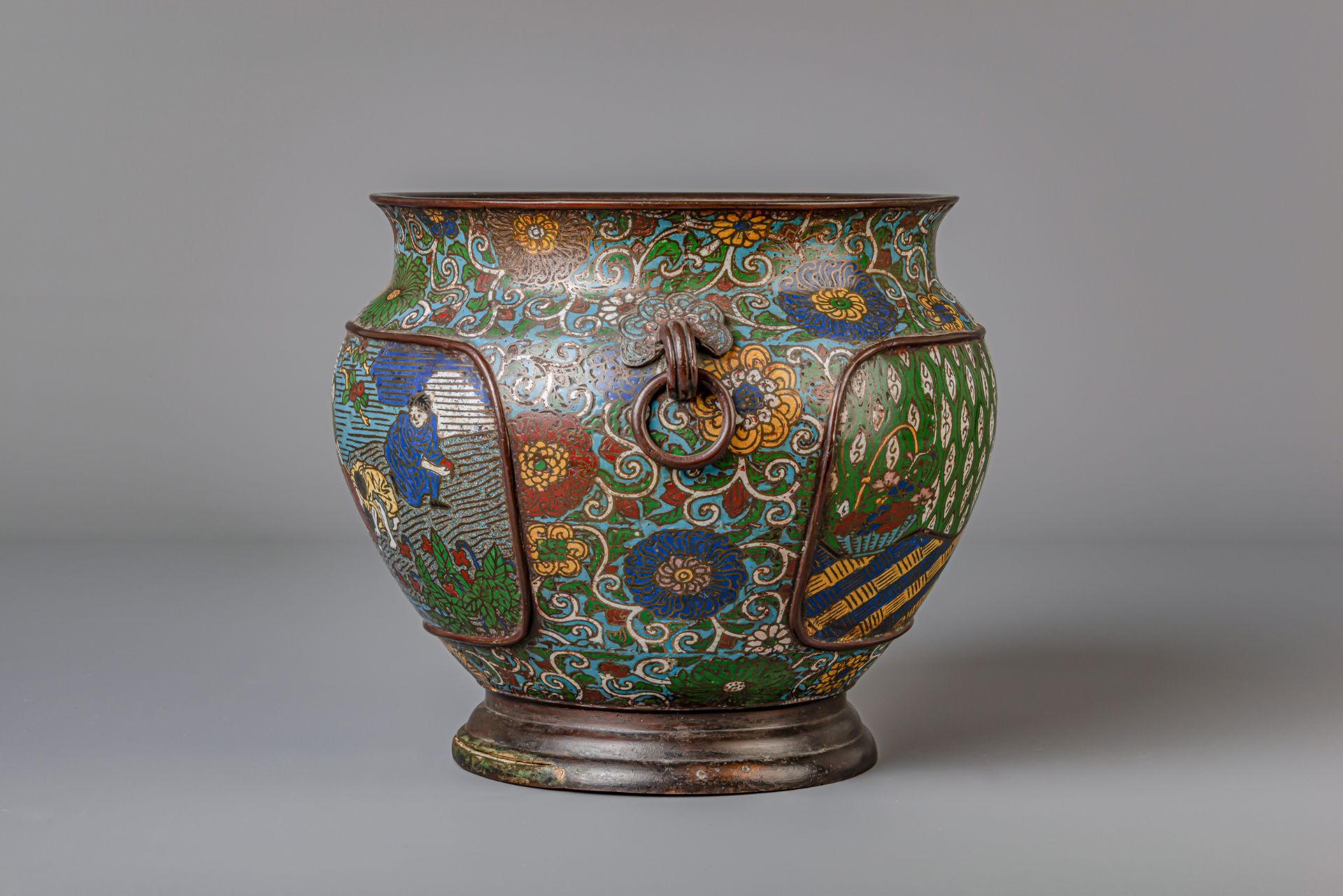 A Japanese vase, a censer and a jardiniere in champleve and cloisonne, Meiji, 19th/20th C. - Image 15 of 20