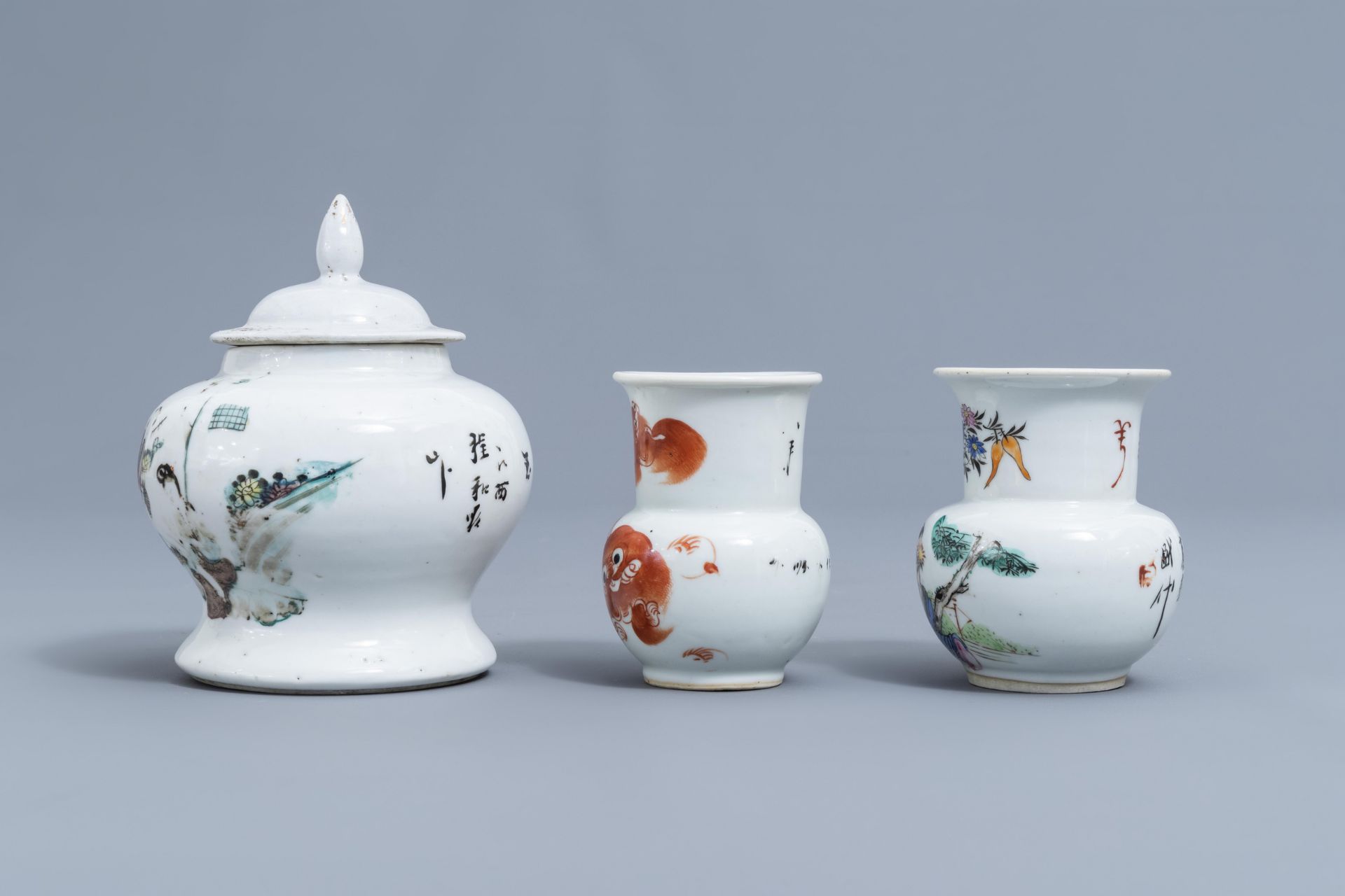 A varied collection of Chinese famille rose, iron red and blue and white porcelain, 19th/20th C. - Image 11 of 26