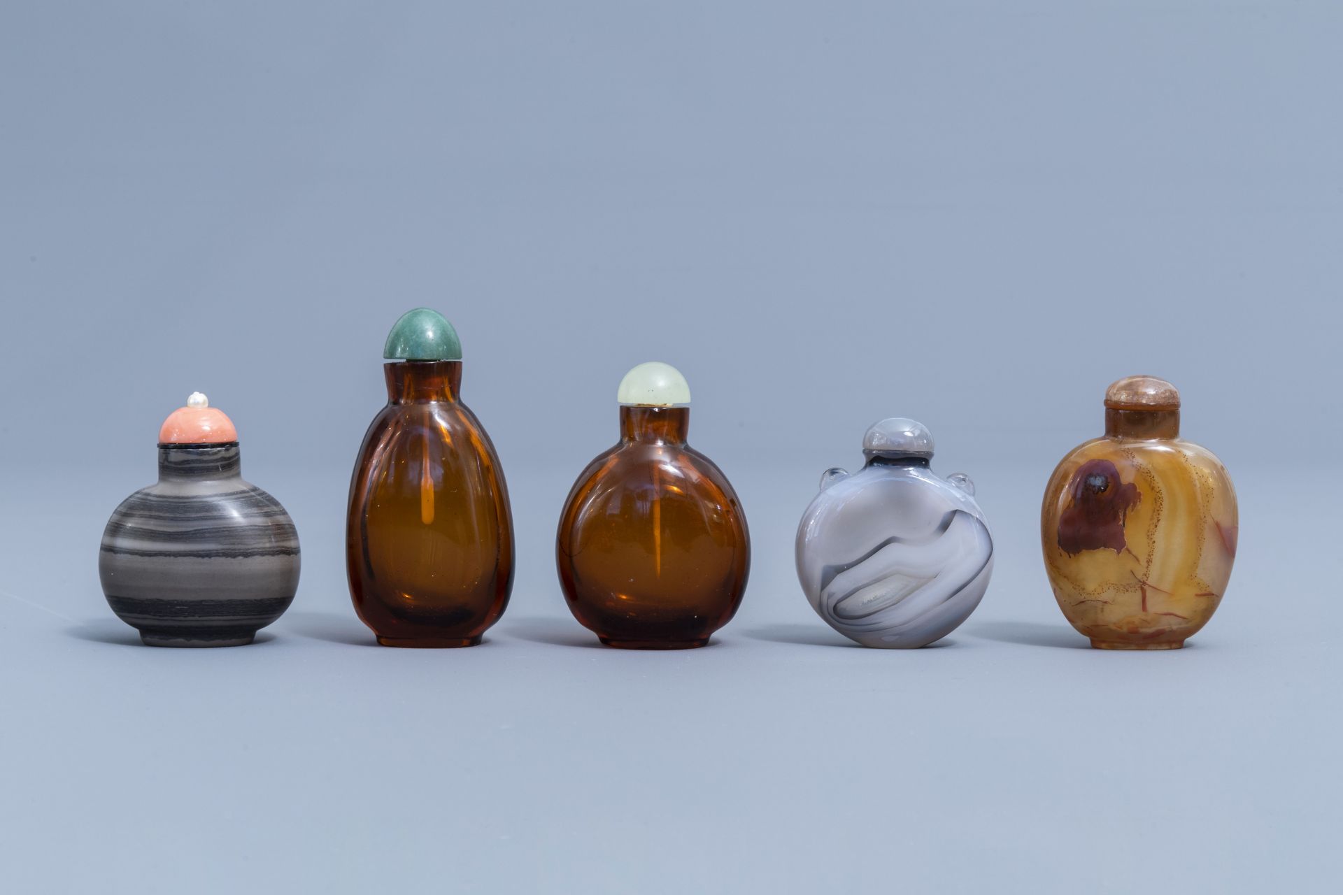 Ten Chinese glass, agate and hardstone snuff bottles, 20th C.