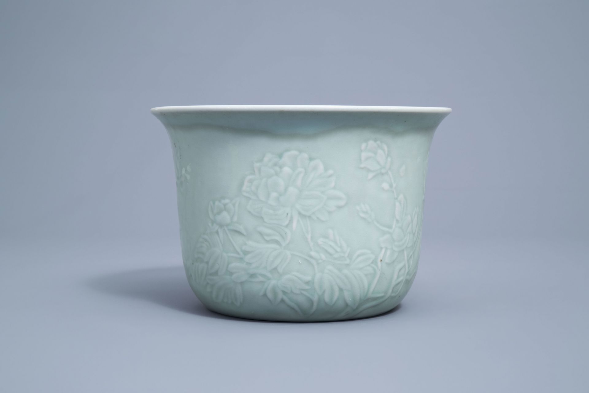 A varied collection of Chinese monochrome porcelain, 19th/20th C. - Image 10 of 22