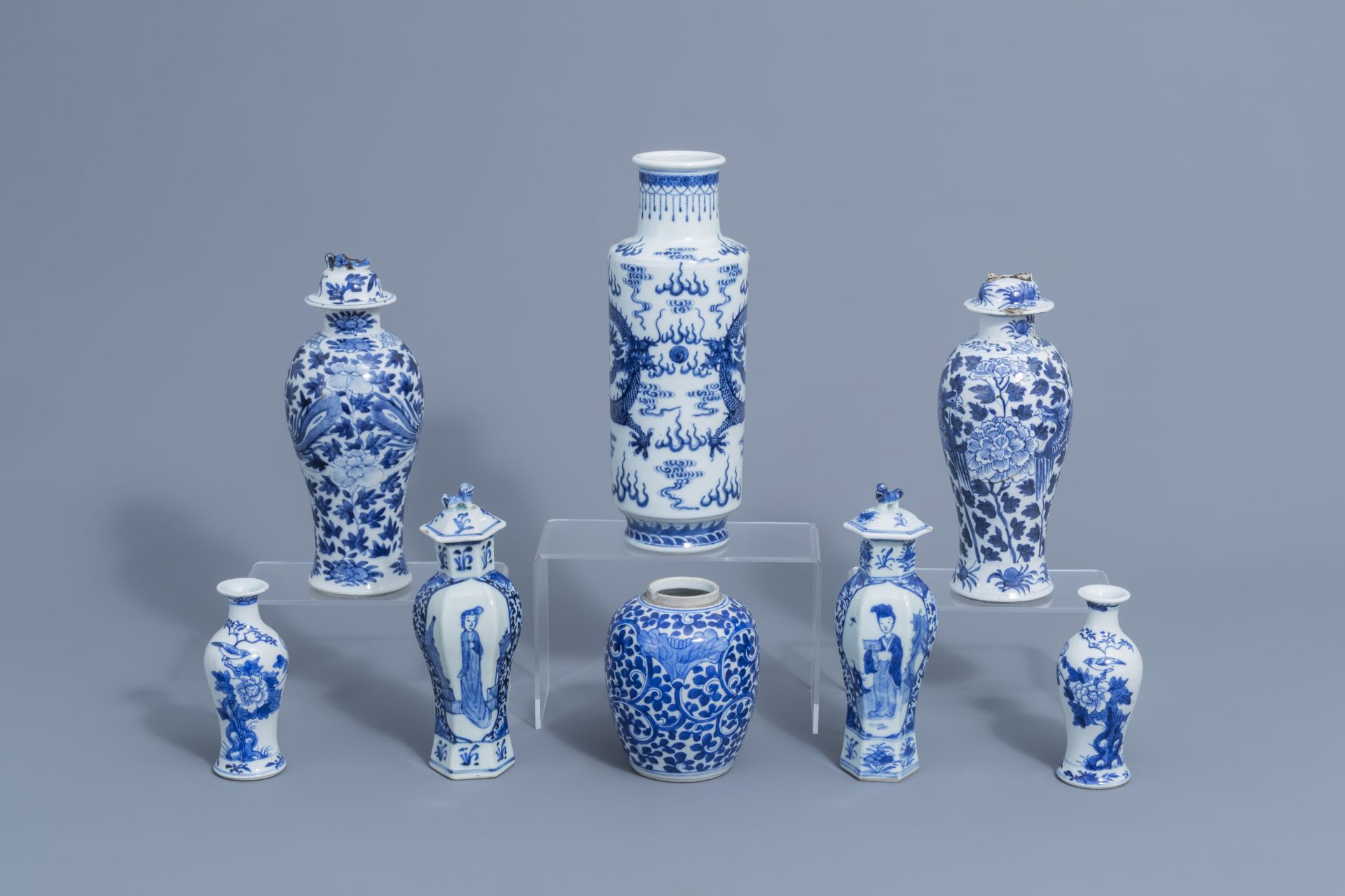 A varied collection of Chinese blue and white porcelain, 19th C. - Image 2 of 18