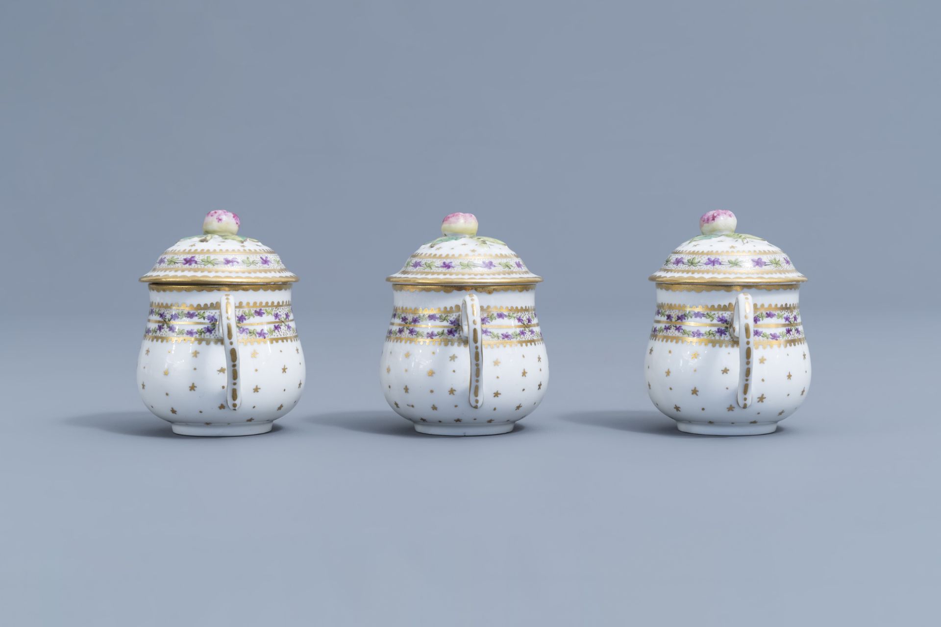 A pair of bue and white faience fine salts and five cream jars, Luxemburg and France, 18th/19th C. - Image 5 of 46