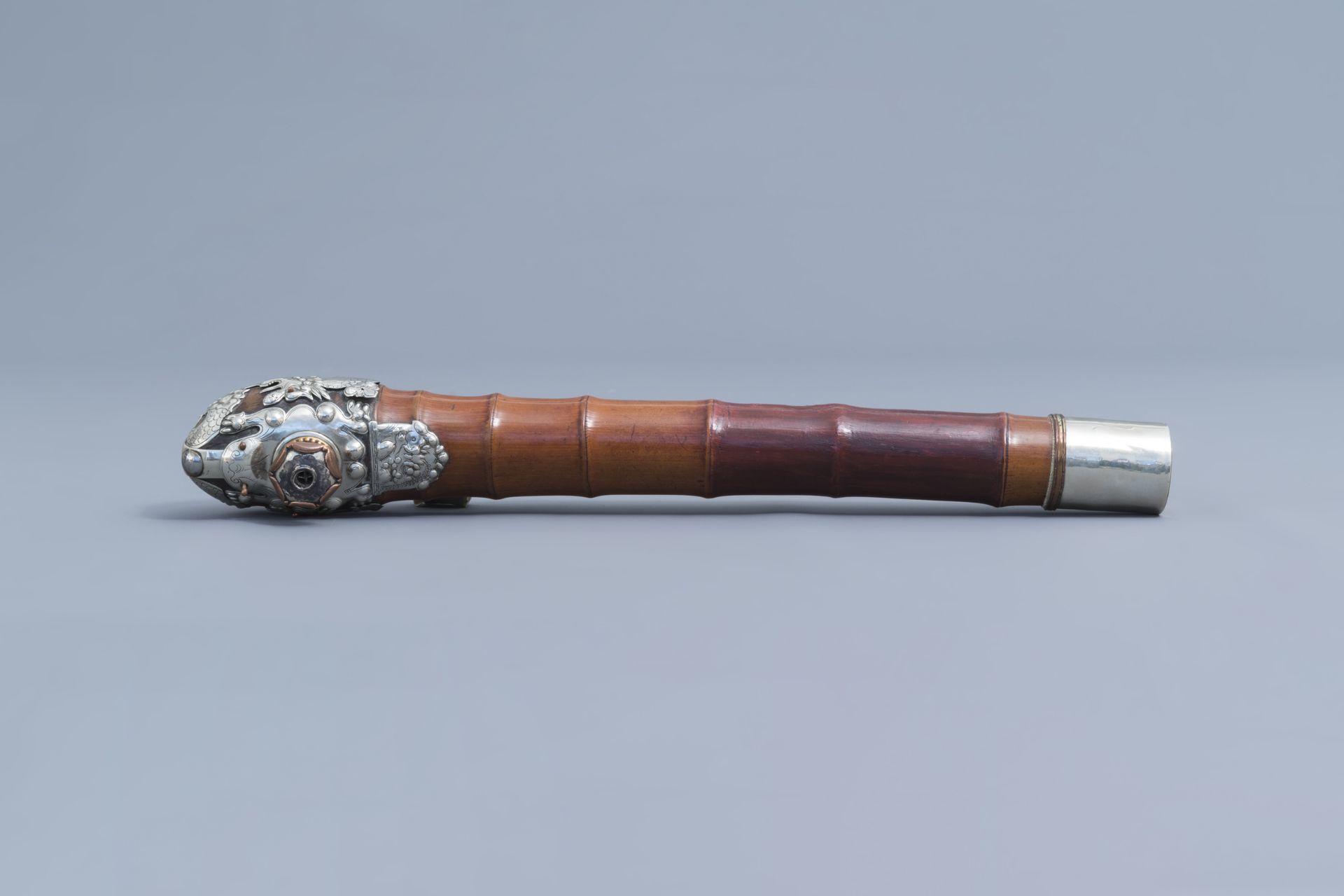 A Chinese bamboo silver and copper mounted opium pipe, 19th C. - Image 4 of 7