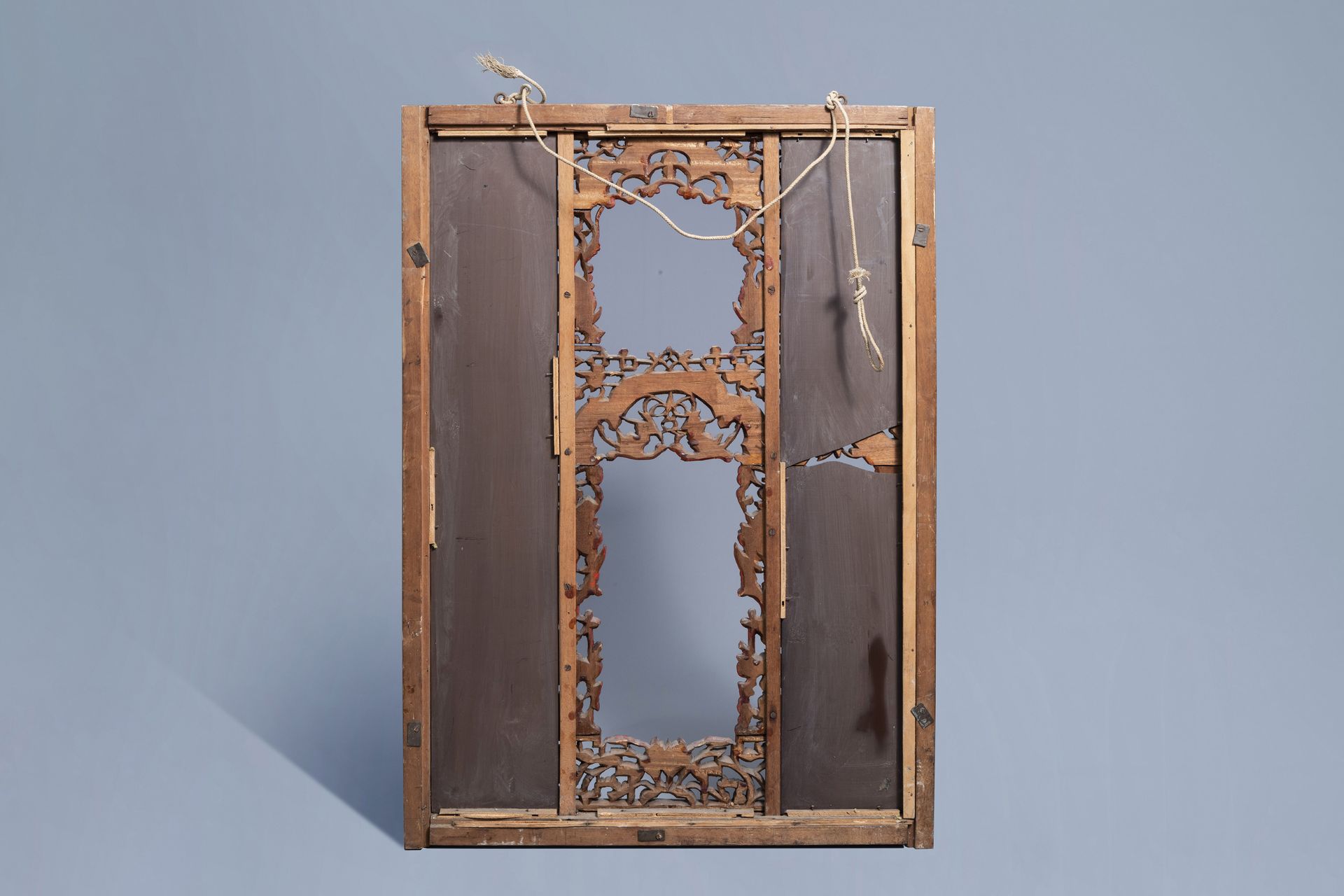 A Chinese open worked gilt wooden mirror, 19th C. - Image 2 of 2