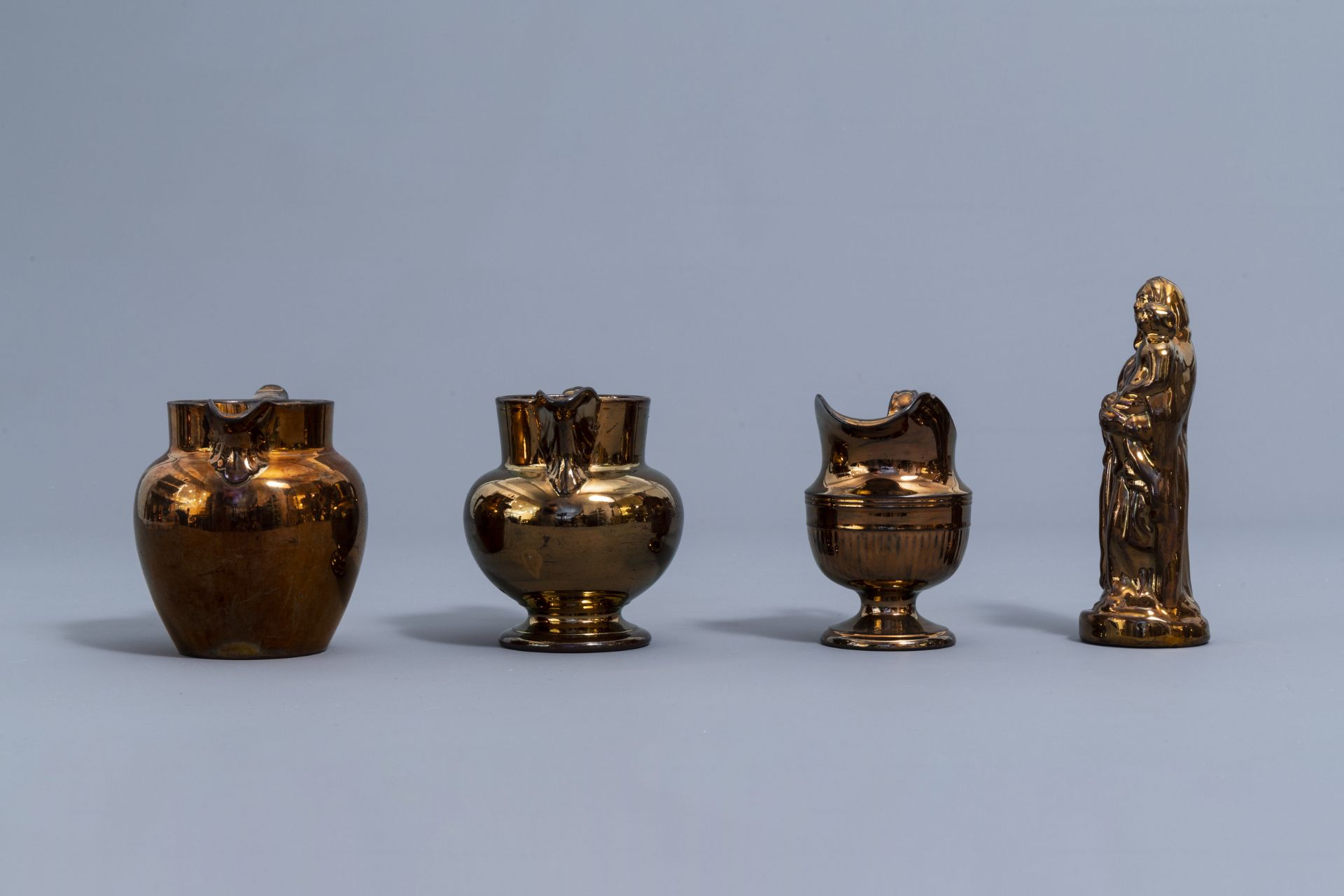 A varied collection of English monochrome copper lustreware items, 19th C. - Image 33 of 50