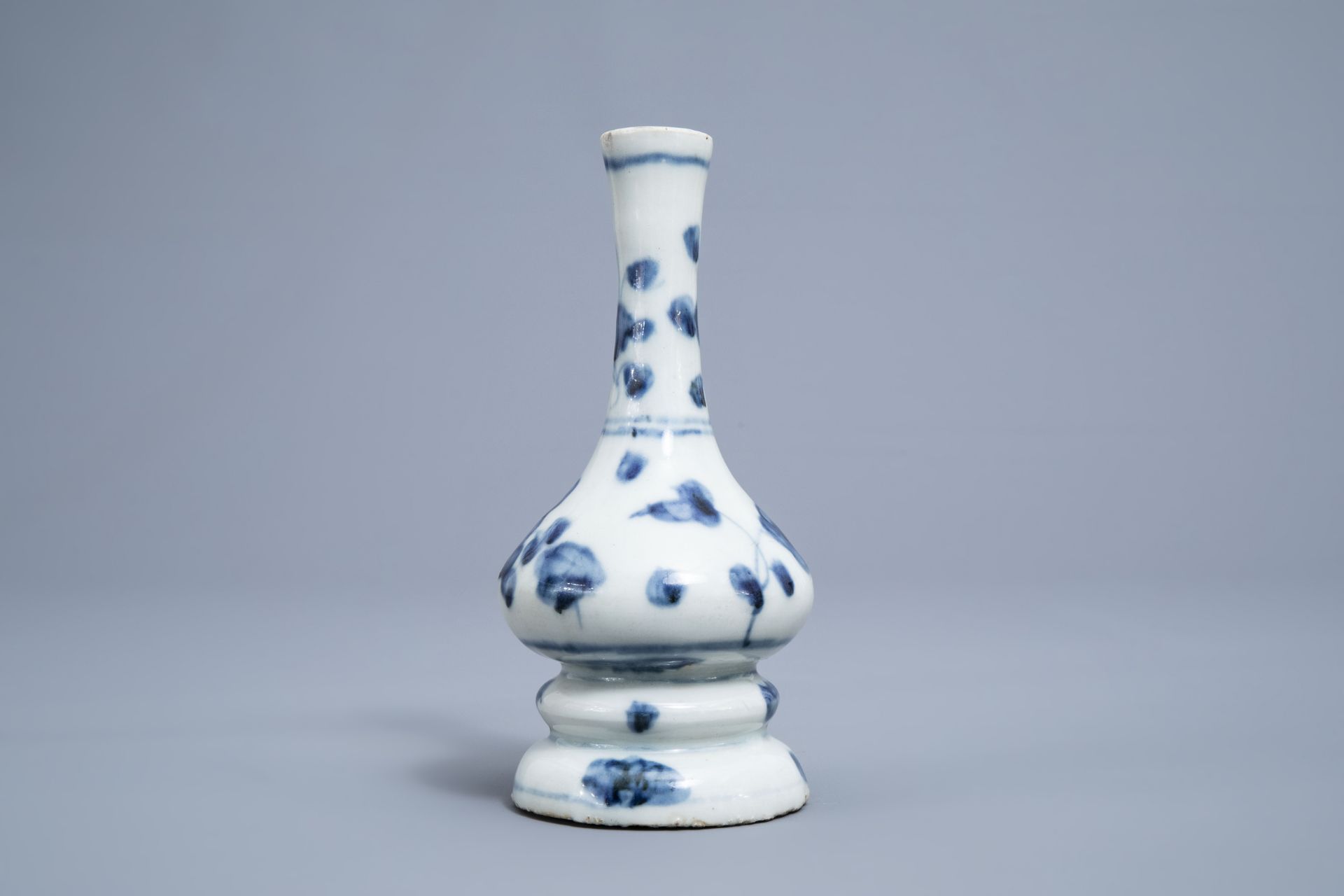 A Chinese blue and white Swatow vase with floral design, probably Ming - Image 3 of 7