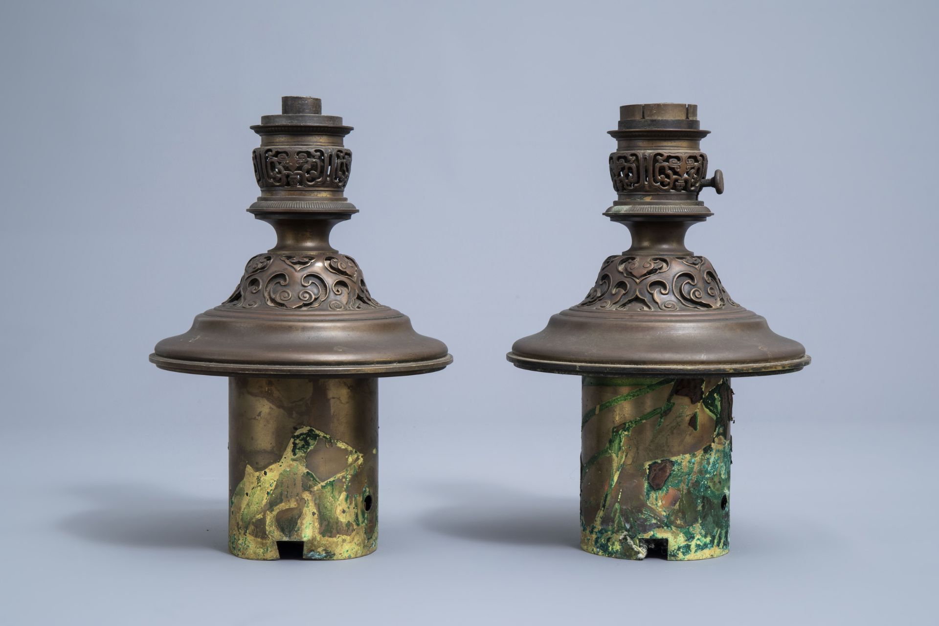 A pair of impressive Japanese partly gilt bronze vases with Gagneau mounts, Meiji, 19th C. - Image 30 of 40