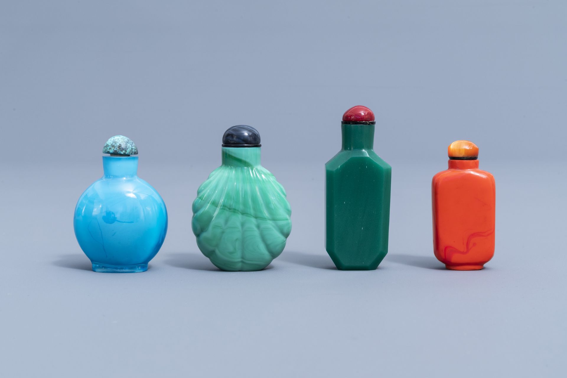 Seven Chinese monochrome glass snuff bottles and one in coconut, 20th C. - Image 3 of 4
