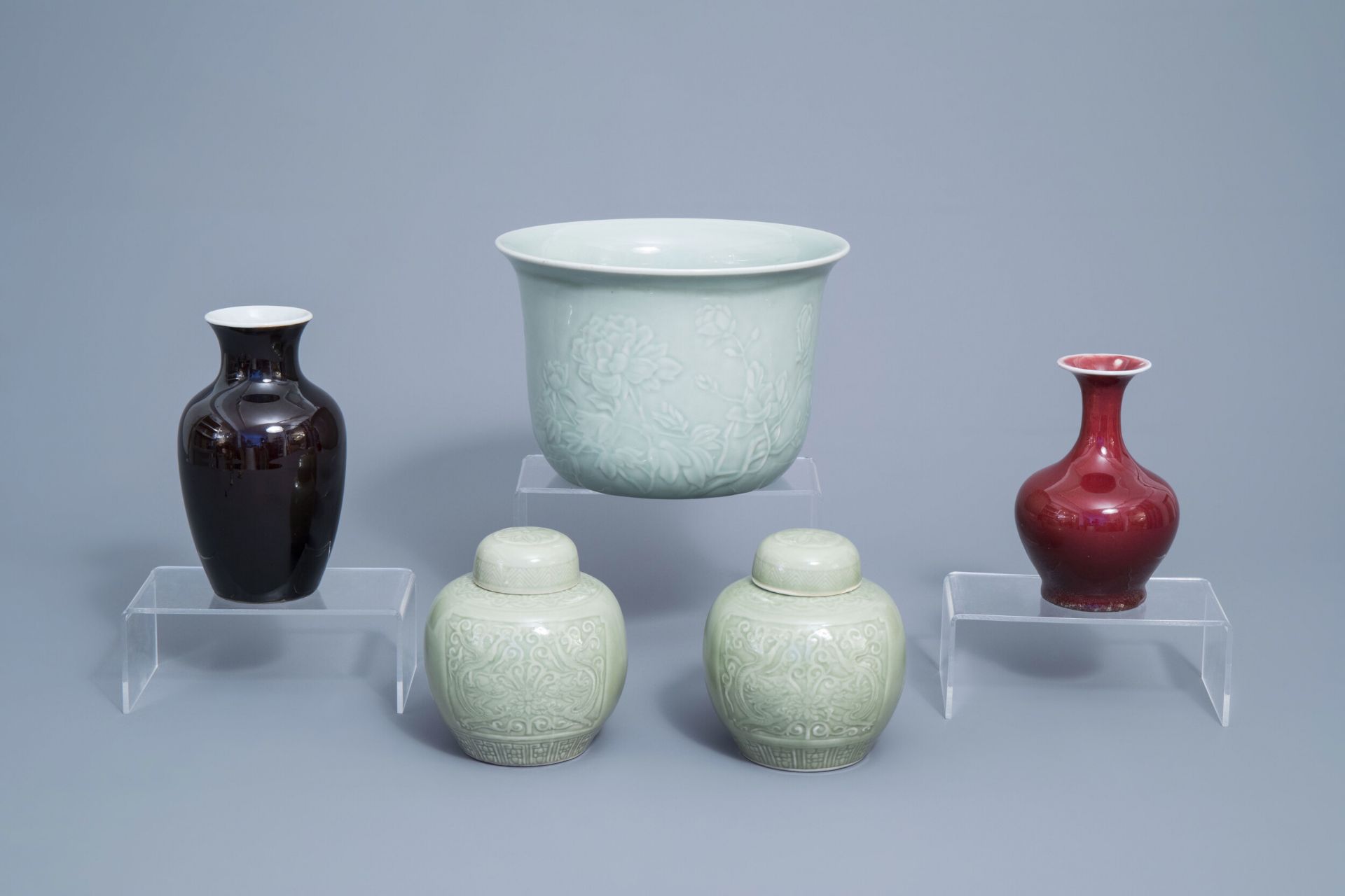 A varied collection of Chinese monochrome porcelain, 19th/20th C.
