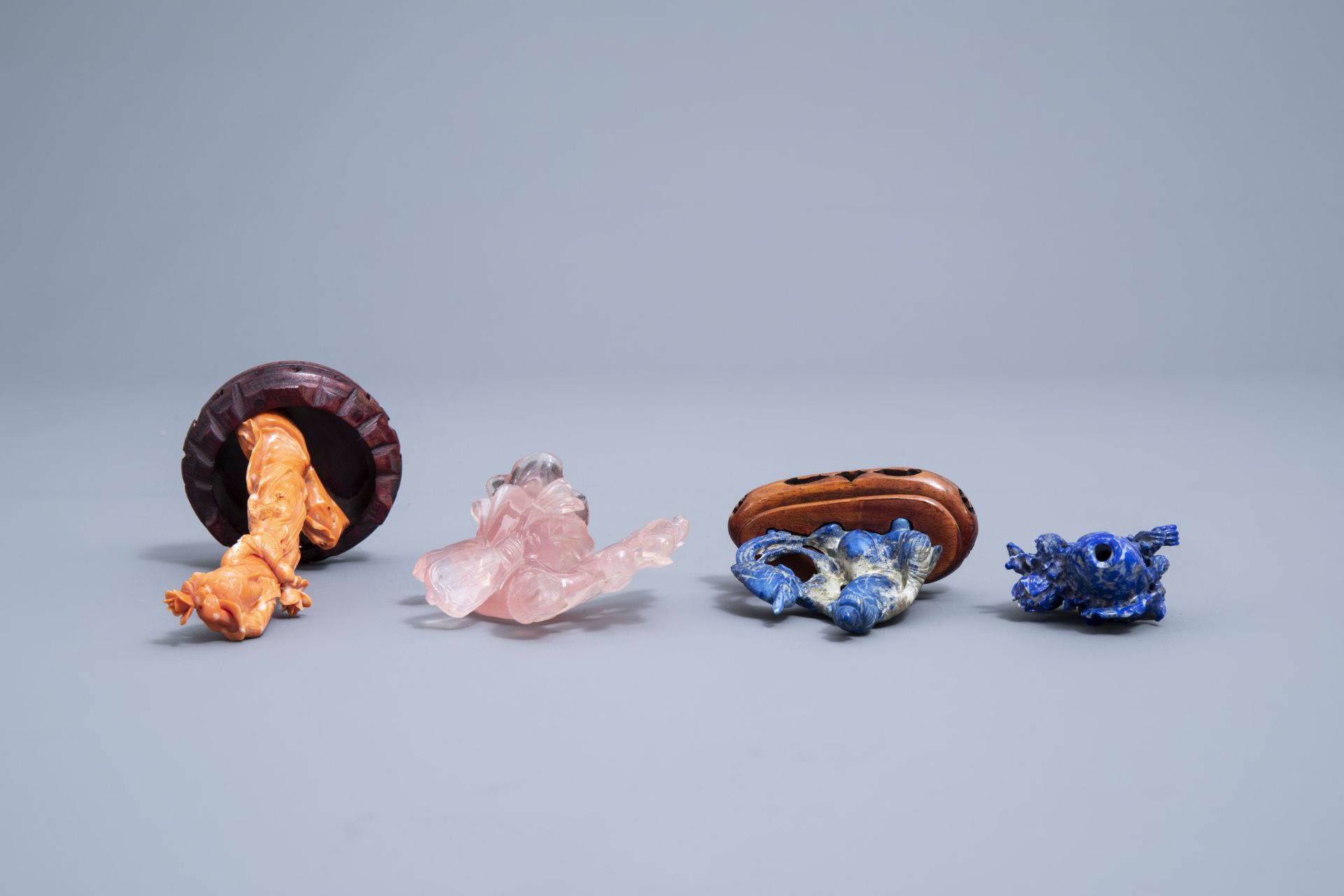 Five various Chinese lapis lazuli, coral, quartz and wood carvings, 19th/20th C. - Image 7 of 12