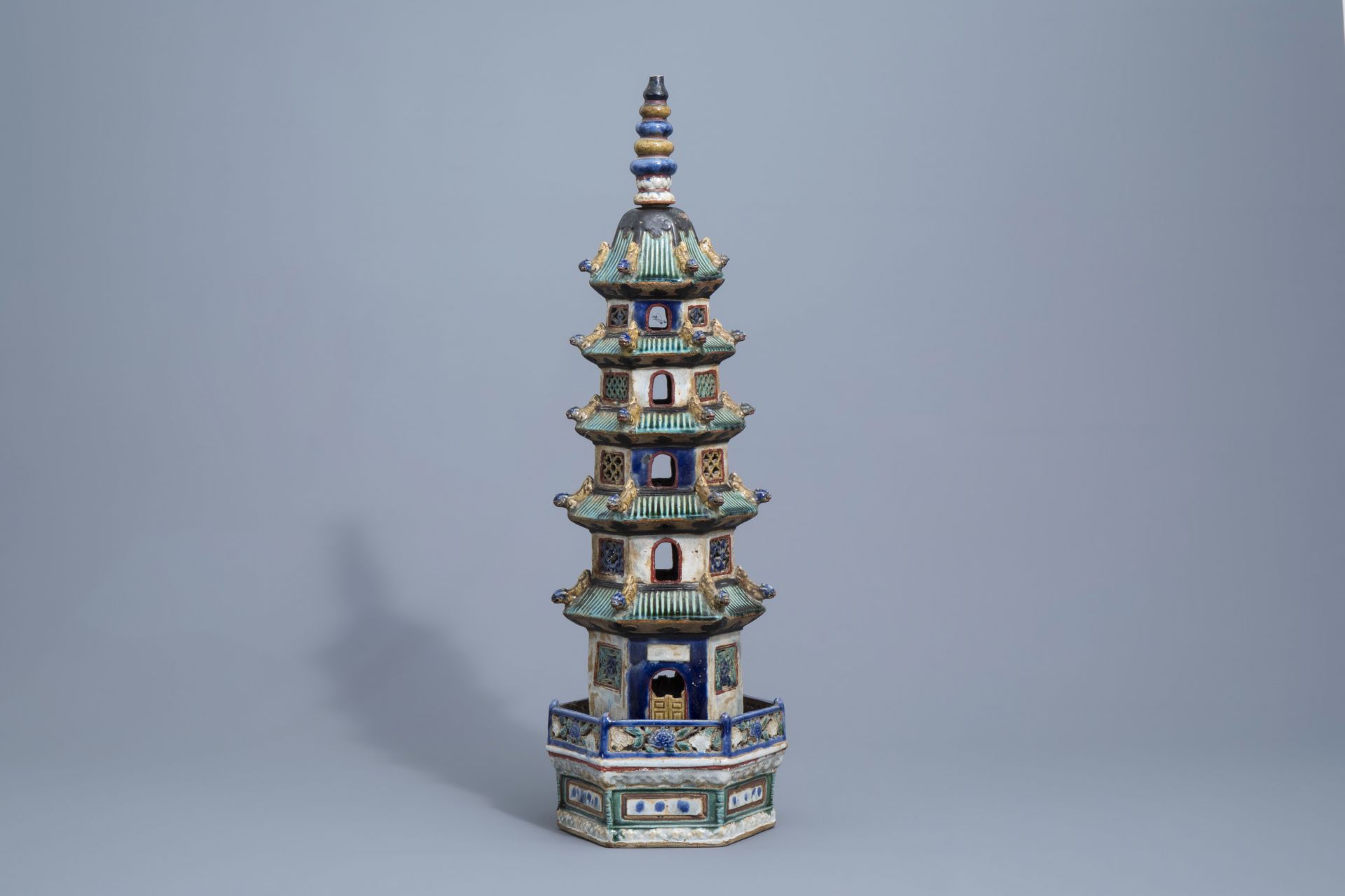 A Chinese three-piece glazed pottery pagoda, 19th C. - Image 5 of 8