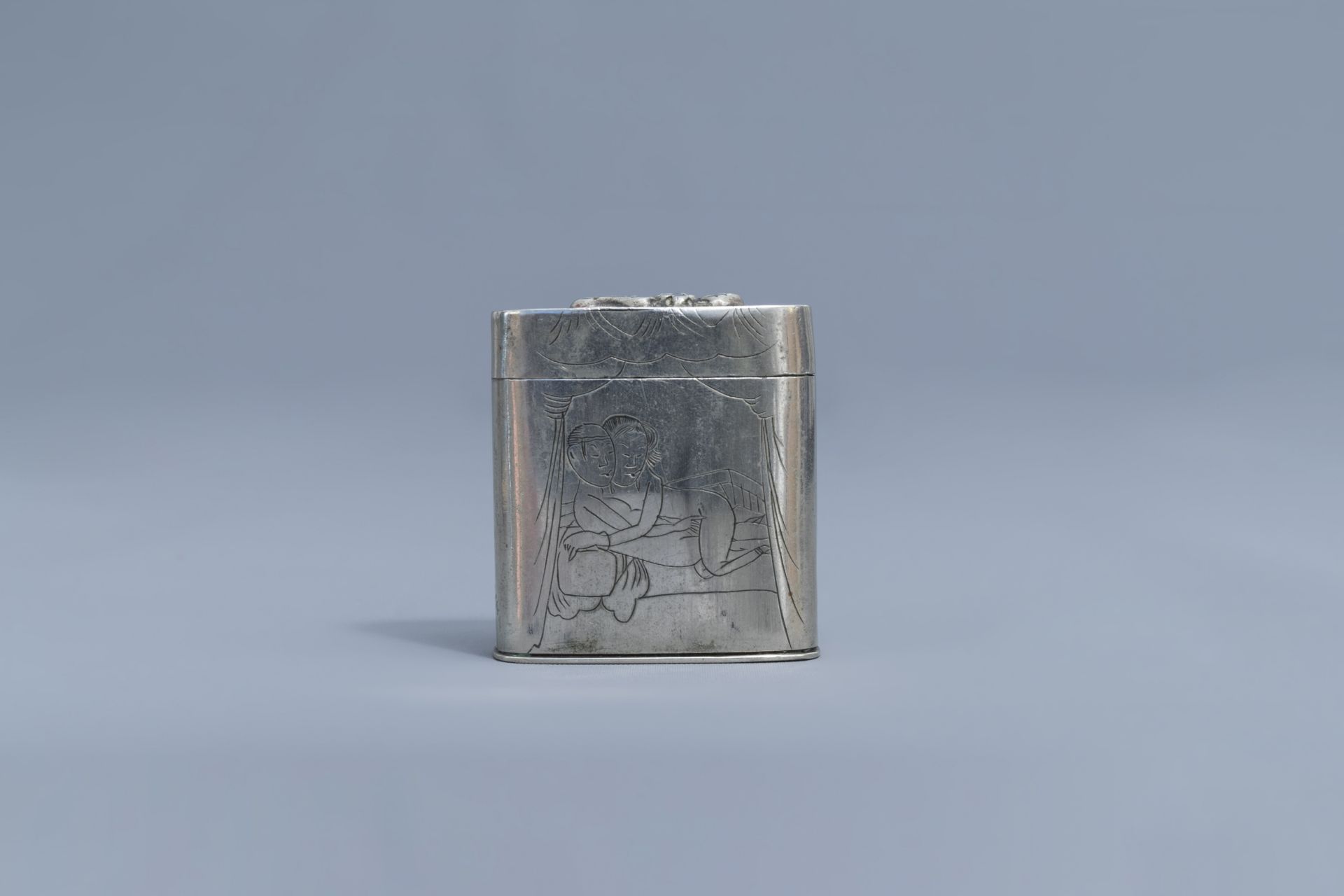 A Chinese paktong opium box and cover with an erotical scene, ca. 1900 - Image 10 of 13