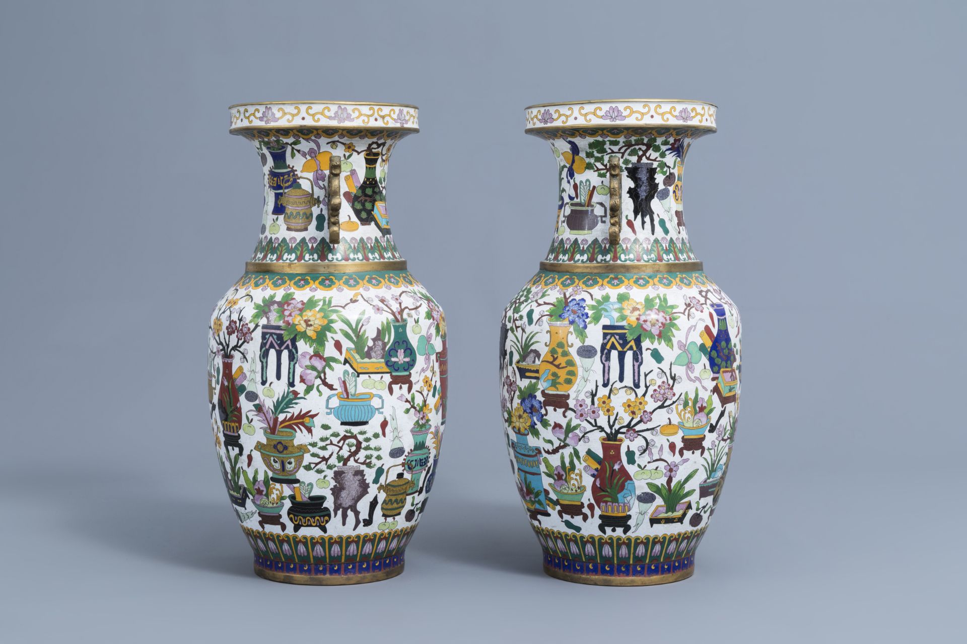 A pair of Chinese cloisonne vases with antiquities design, ca. 1900 - Image 2 of 6