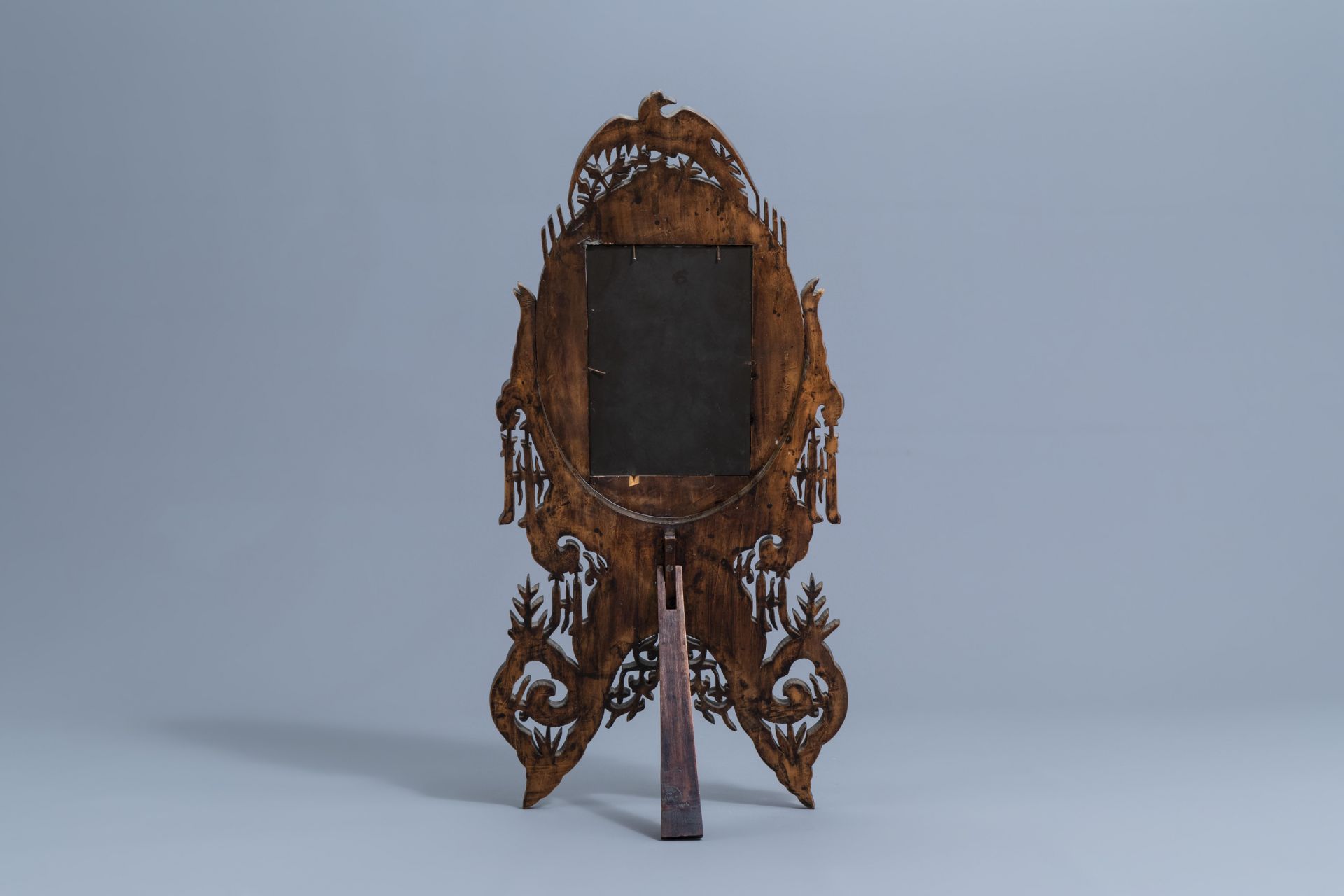 A Chinese carved wooden mirror frame for the Portuguese market, 18th/19th C. - Image 6 of 6