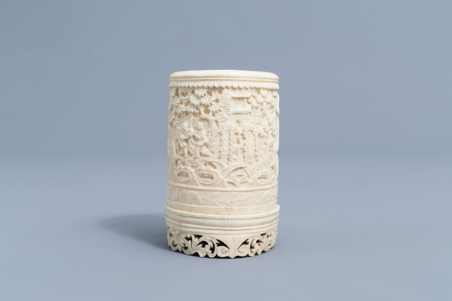 A Chinese richly carved ivory brush pot, Canton, 19th C. - Image 5 of 8