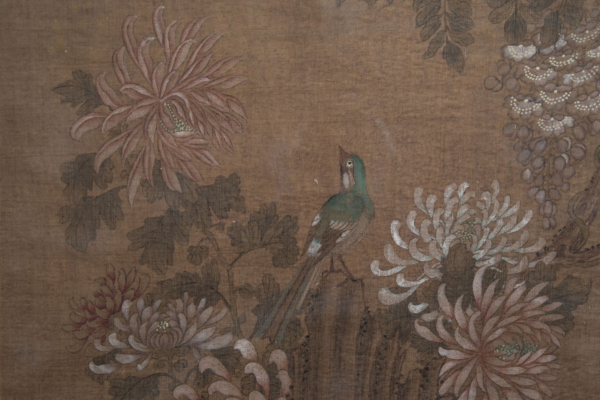 Chinese school, ink and colours on silk, 19th C.: Birds among flowery branches - Image 5 of 6