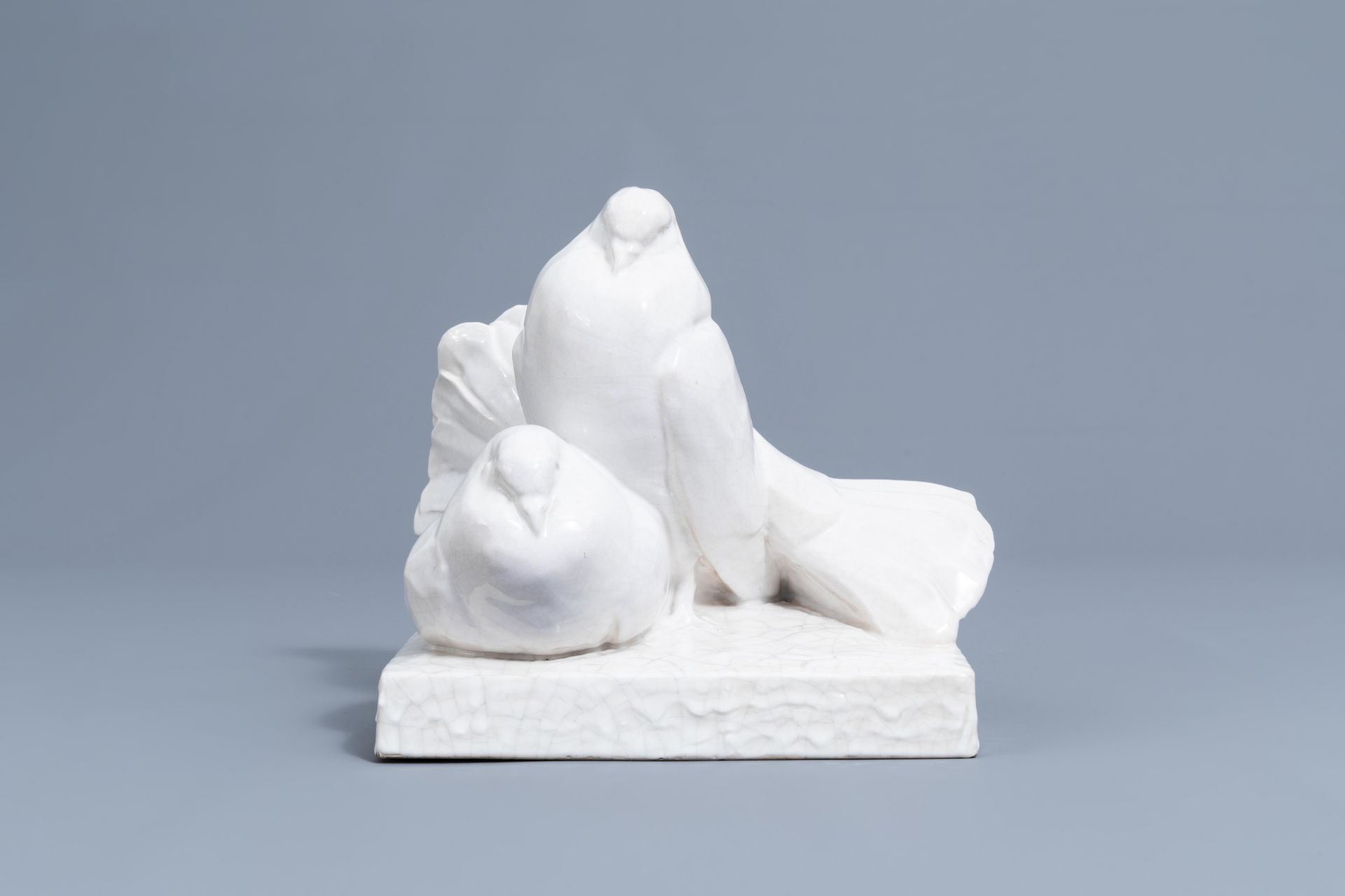 Anne-Marie Profillet (1898-1939): Pigeons, white and craquelŽ glazed terracotta, ca. 1930 - Image 3 of 11