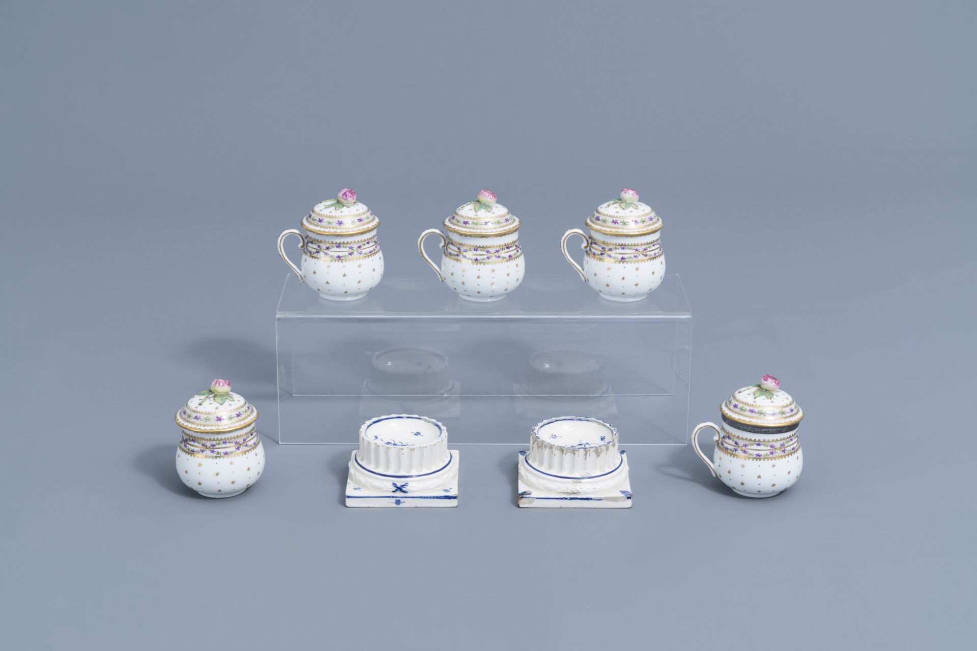 A pair of bue and white faience fine salts and five cream jars, Luxemburg and France, 18th/19th C. - Image 2 of 46