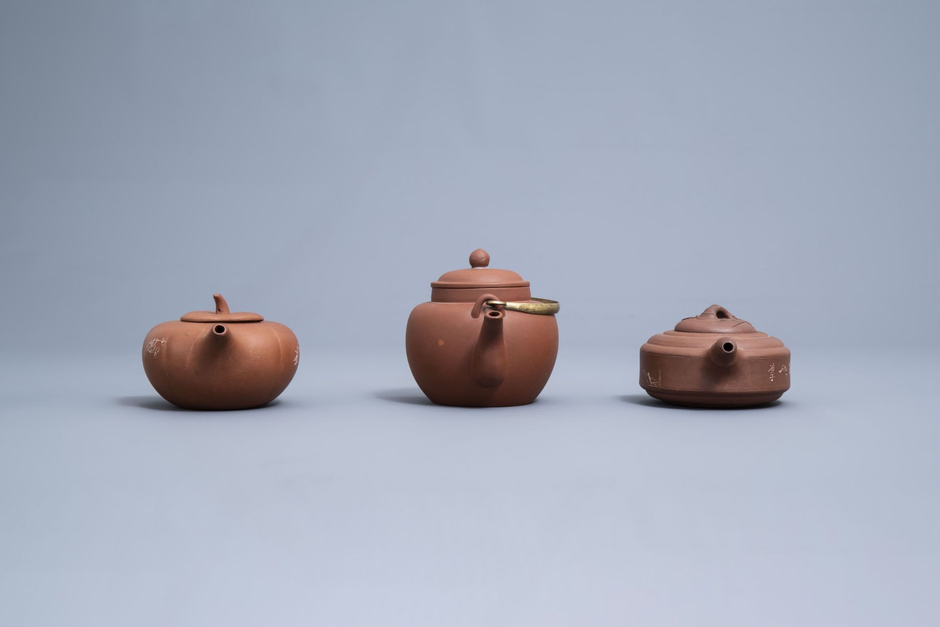 Five Chinese Yixing stoneware teapots and covers, 20th C. - Image 5 of 15