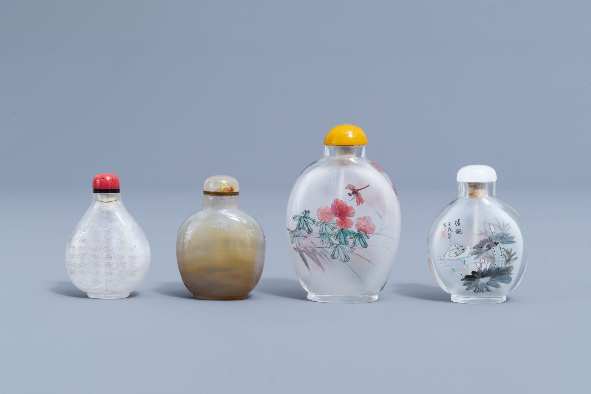 Eight Chinese agate and glass snuff bottles, 20th C. - Image 3 of 4