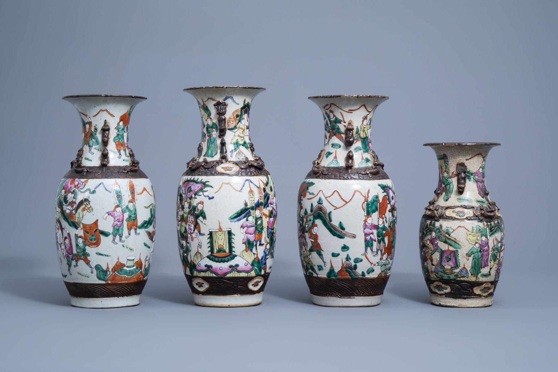 Seven various Chinese Nanking crackle glazed famille rose and verte vases, 19th/20th C. - Bild 3 aus 13