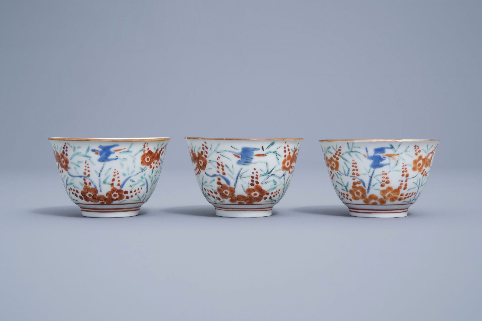 Six Japanese Kakiemon cups with parrots among blossoming branches, Edo, 18th C. - Image 3 of 14