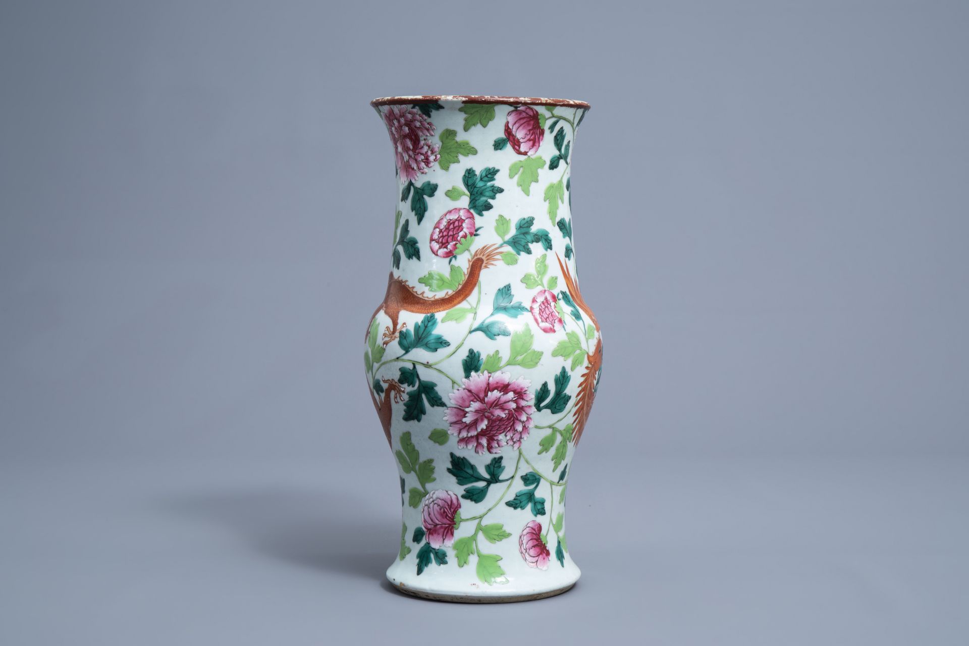 A Chinese famille verte vase and a famille rose yenyen 'dragon and phoenix' vase; 19th/20th C. - Image 11 of 13